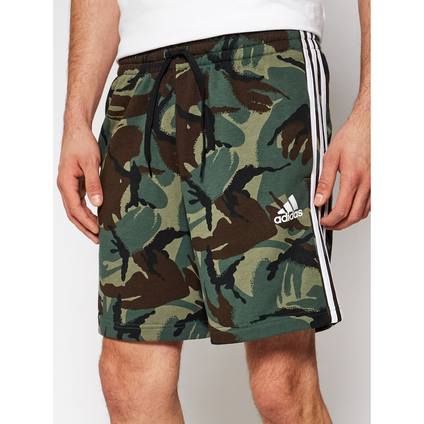 adidas Спортни шорти Essentials French Terry Camouflage GK9621 Зелен Regular Fit - Pepit.bg