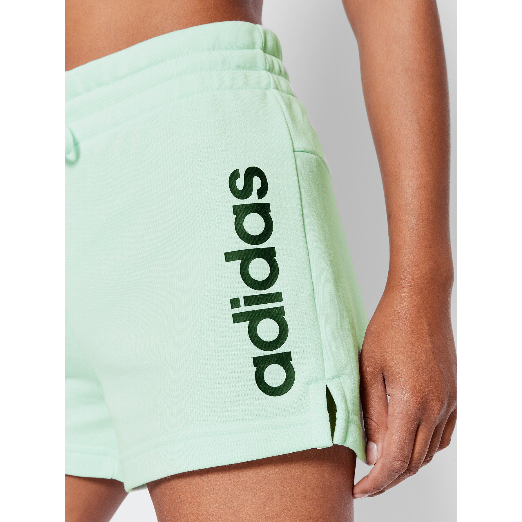 adidas Performance Спортни шорти Essentials HE9363 Зелен Slim Fit - Pepit.bg