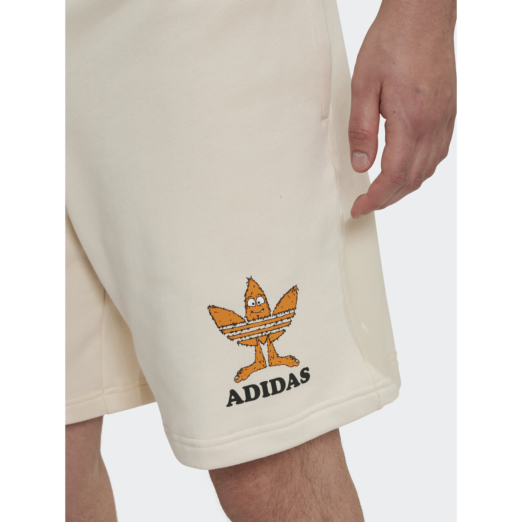 adidas Спортни шорти Graphic Fun HM2486 Бежов Regular Fit - Pepit.bg