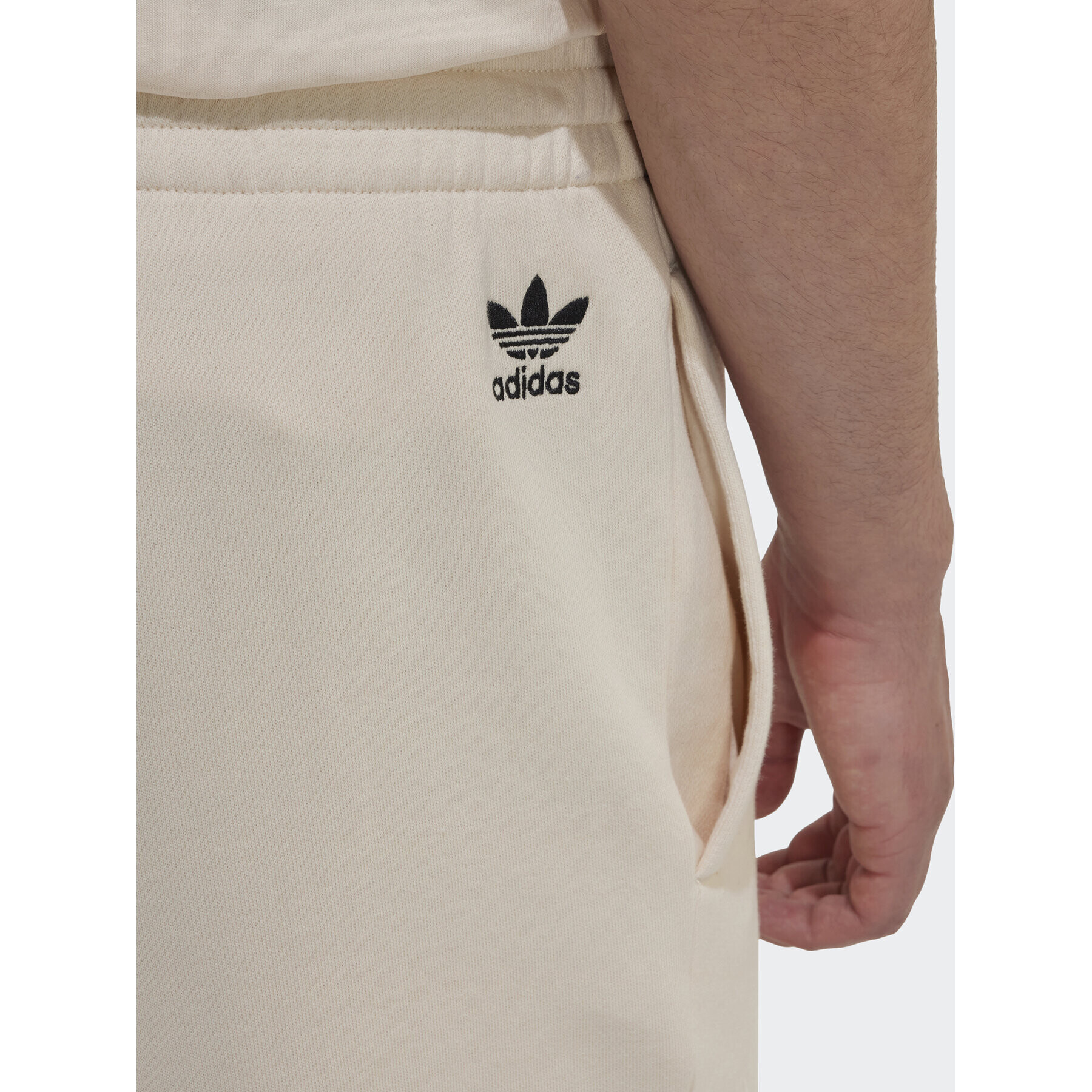 adidas Спортни шорти Graphic Fun HM2486 Бежов Regular Fit - Pepit.bg