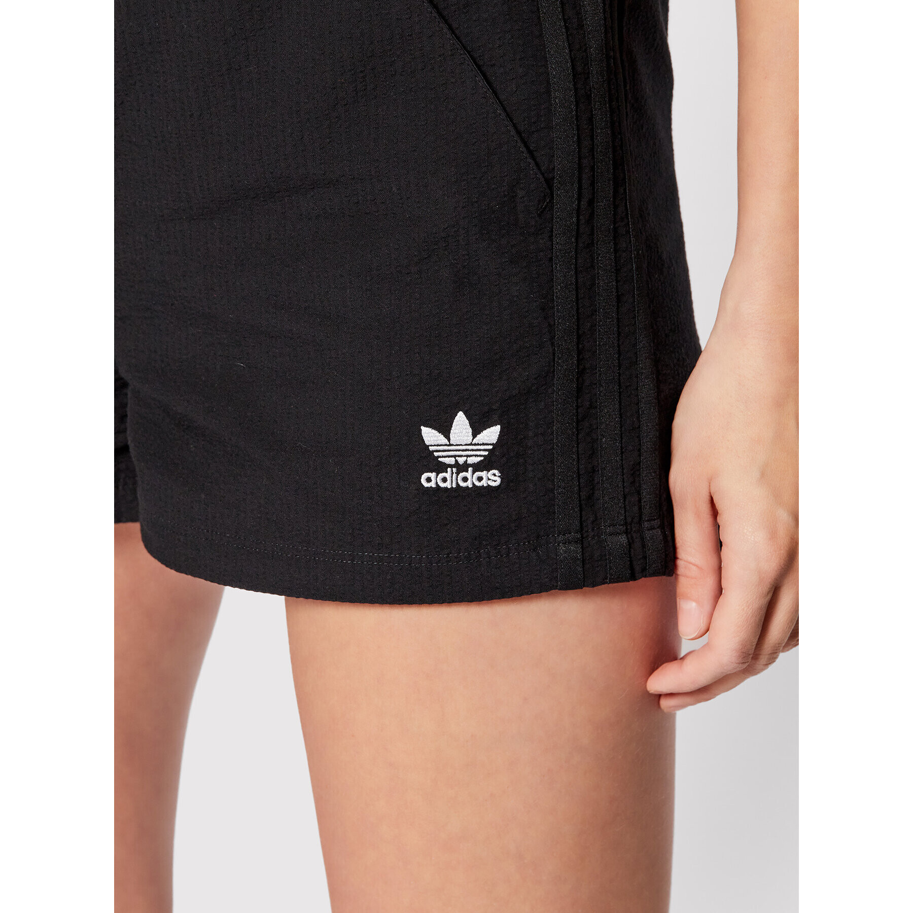 adidas Спортни шорти HC2045 Черен Regular Fit - Pepit.bg