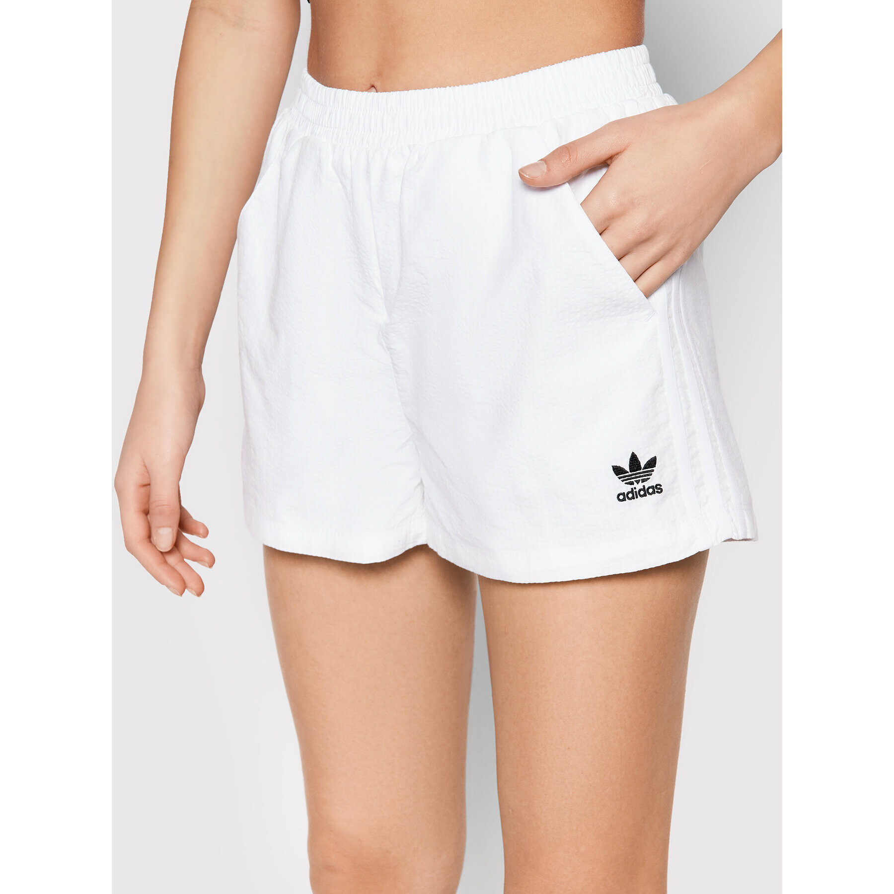 adidas Спортни шорти HC2047 Бял Regular Fit - Pepit.bg