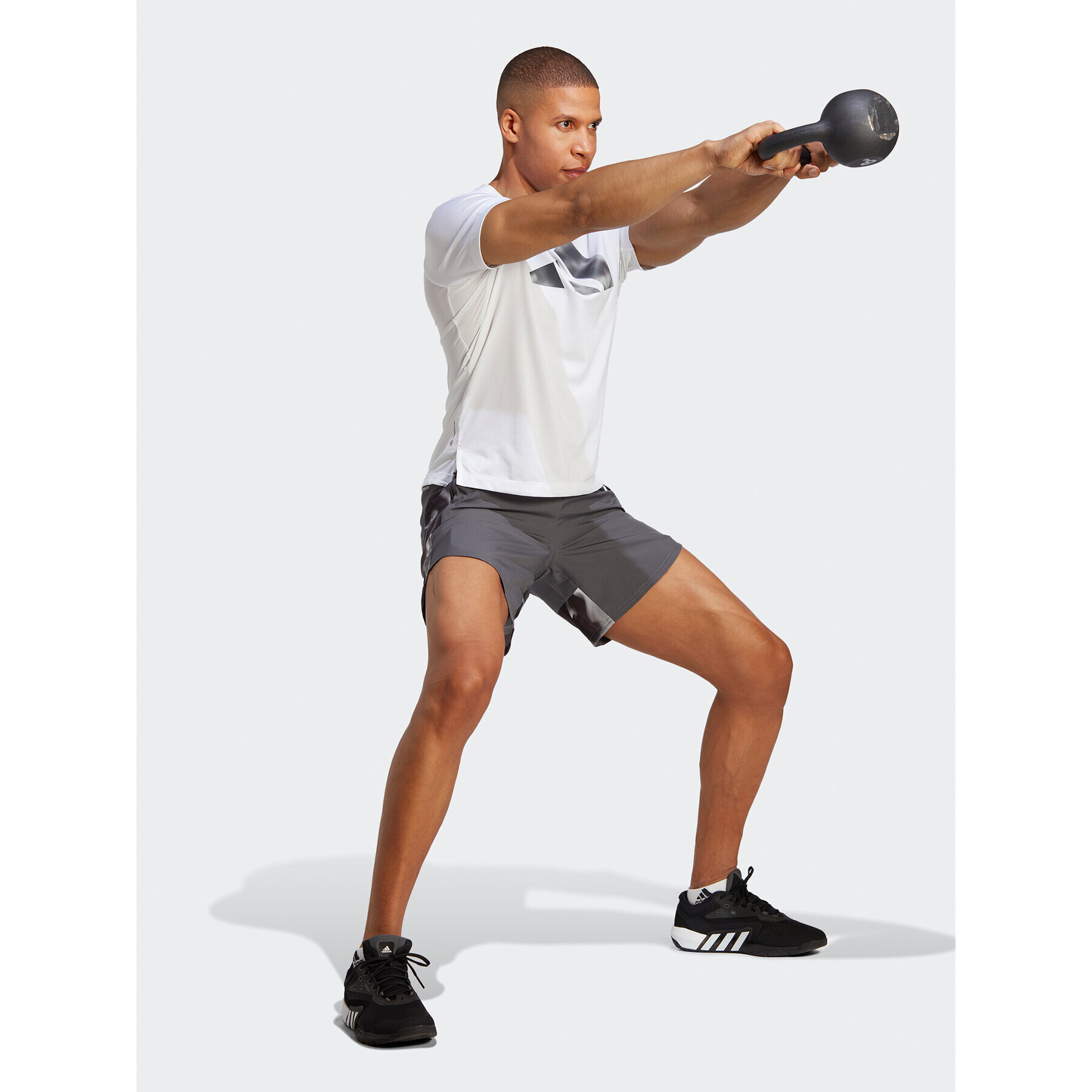 adidas Спортни шорти IB7913 Сив Regular Fit - Pepit.bg