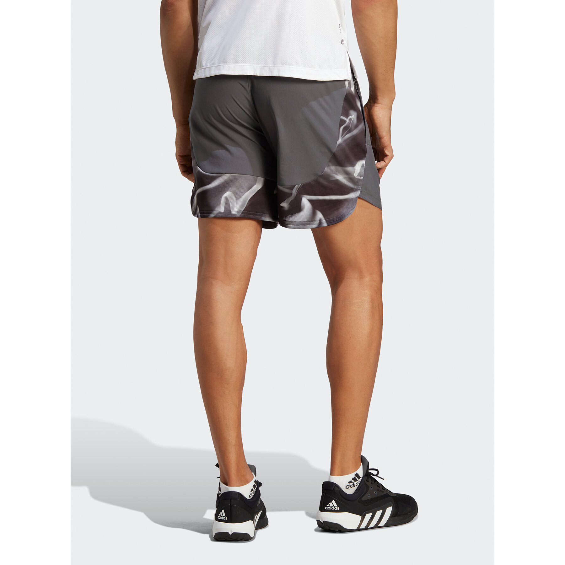 adidas Спортни шорти IB7913 Сив Regular Fit - Pepit.bg