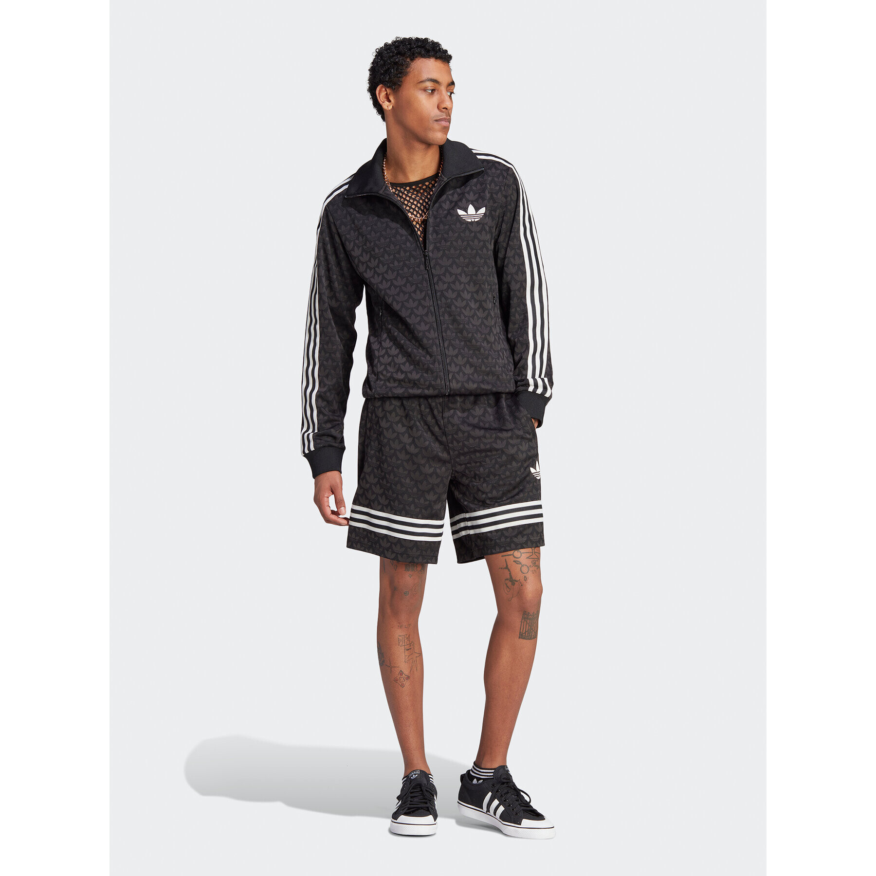 adidas Спортни шорти IP6973 Черен - Pepit.bg