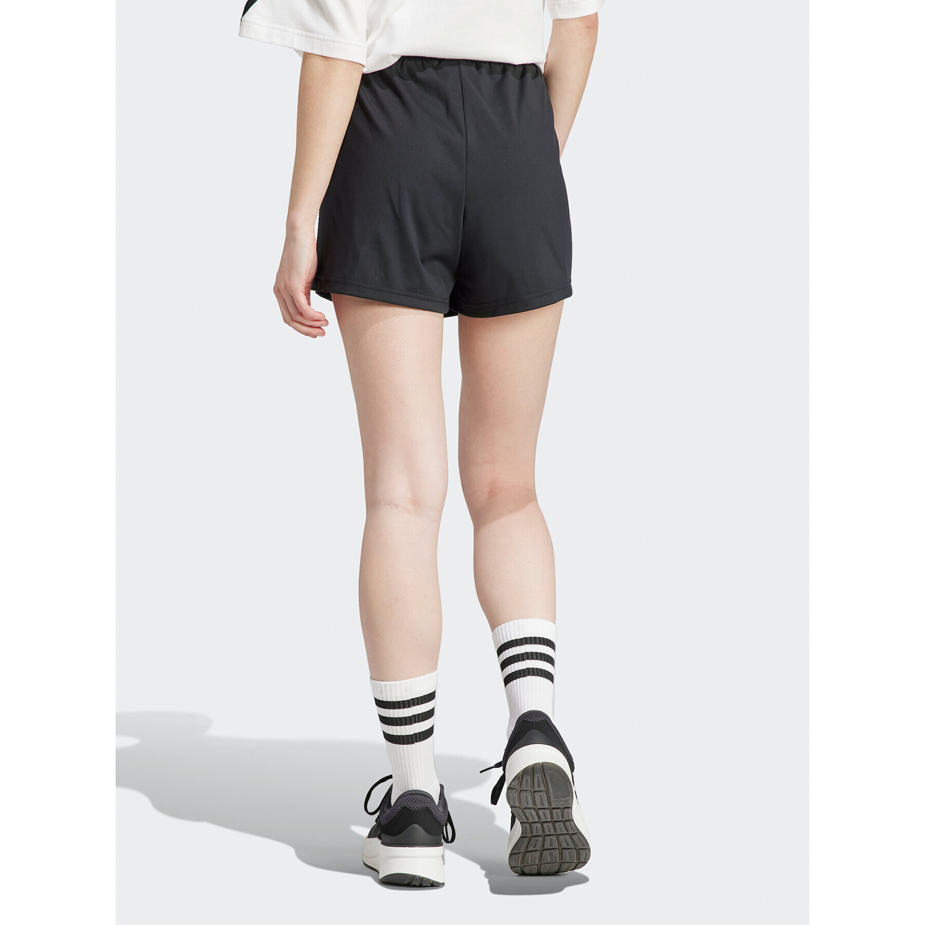 adidas Спортни шорти IR8369 Черен Regular Fit - Pepit.bg