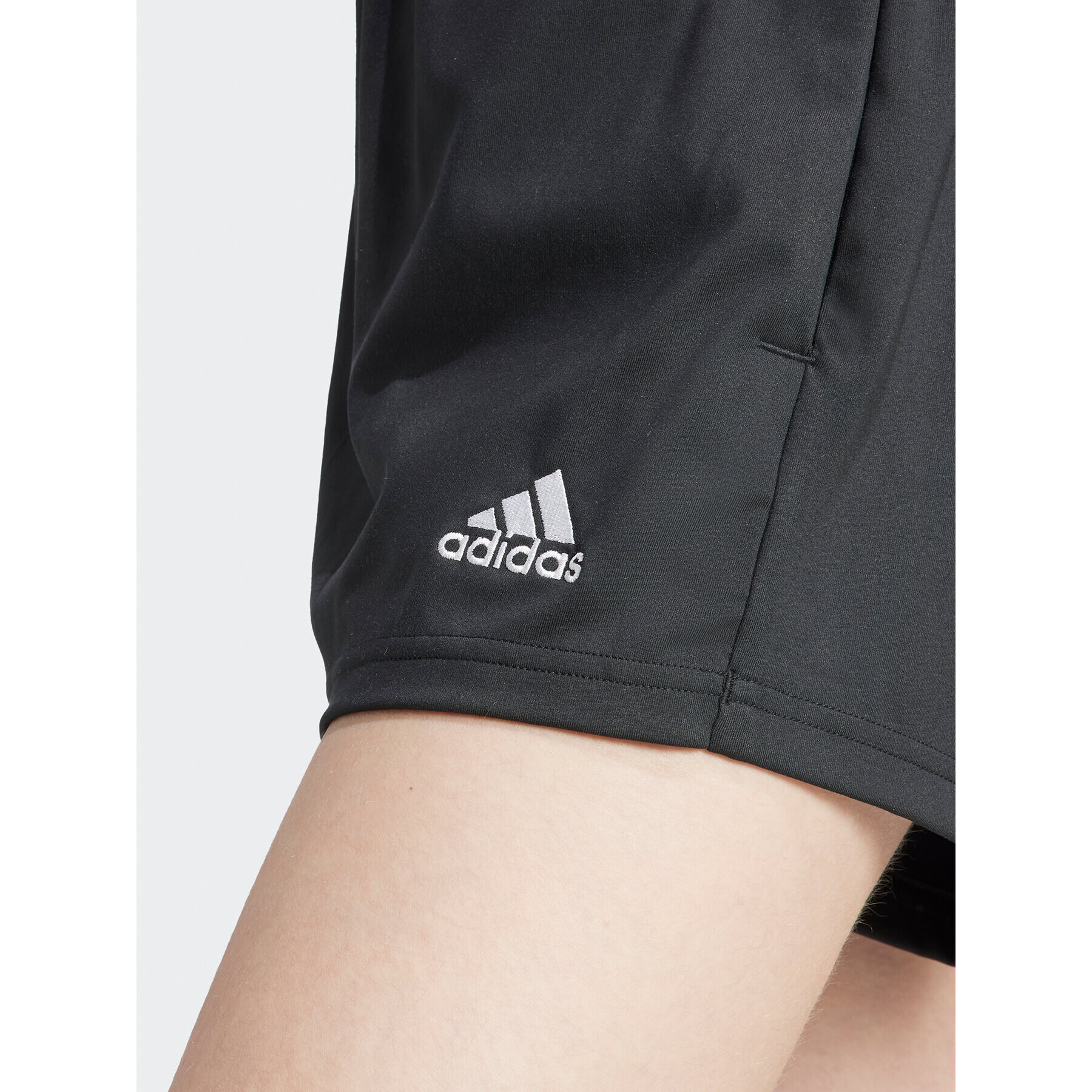 adidas Спортни шорти IR8369 Черен Regular Fit - Pepit.bg