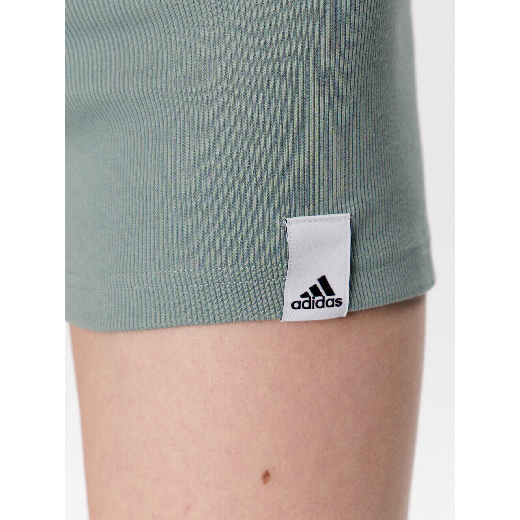 adidas Спортни шорти Lounge Rib Booty Shorts IC8759 Зелен Fitted Fit - Pepit.bg