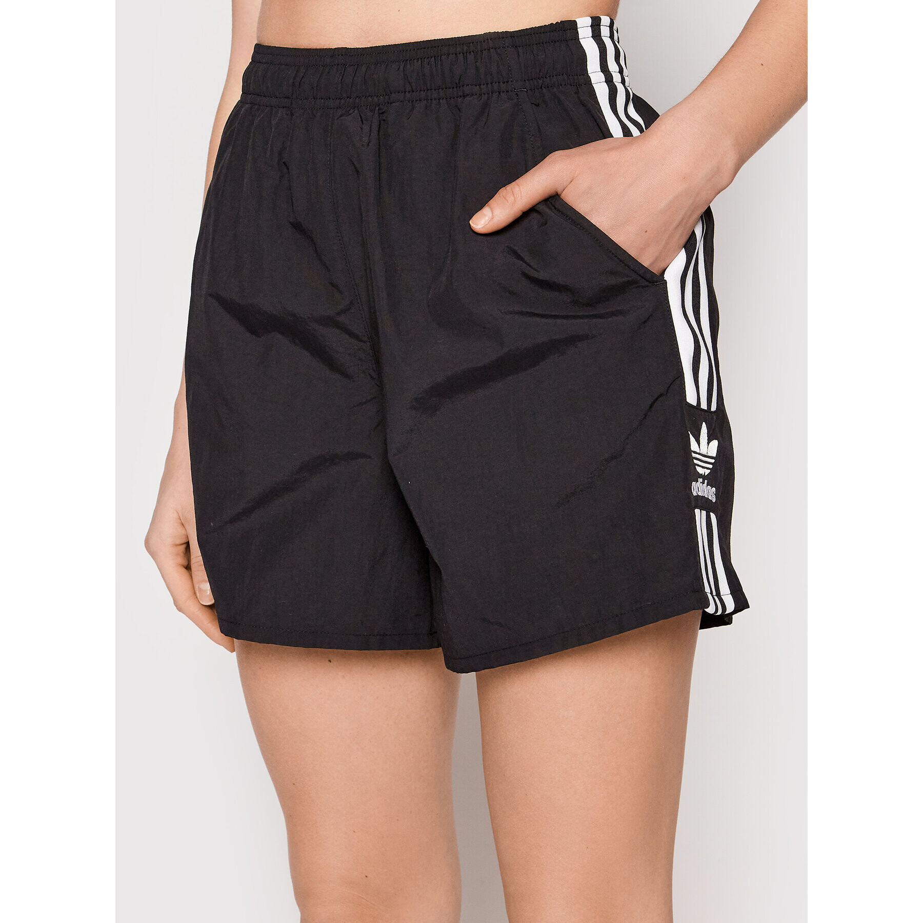 adidas Спортни шорти Originals FM2595 Черен Regular Fit - Pepit.bg