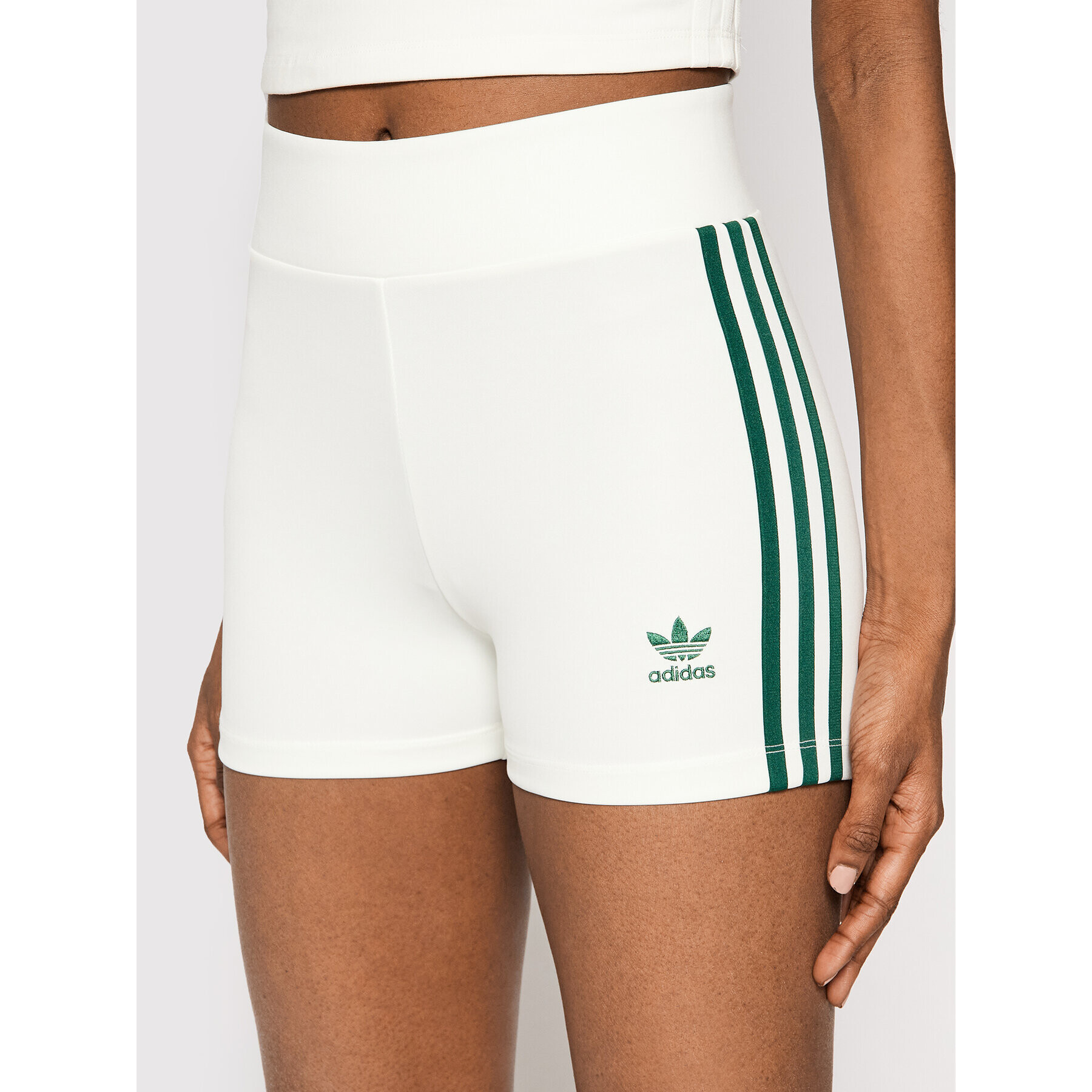 adidas Спортни шорти Tennis Luxe Booty H56461 Бял Slim Fit - Pepit.bg