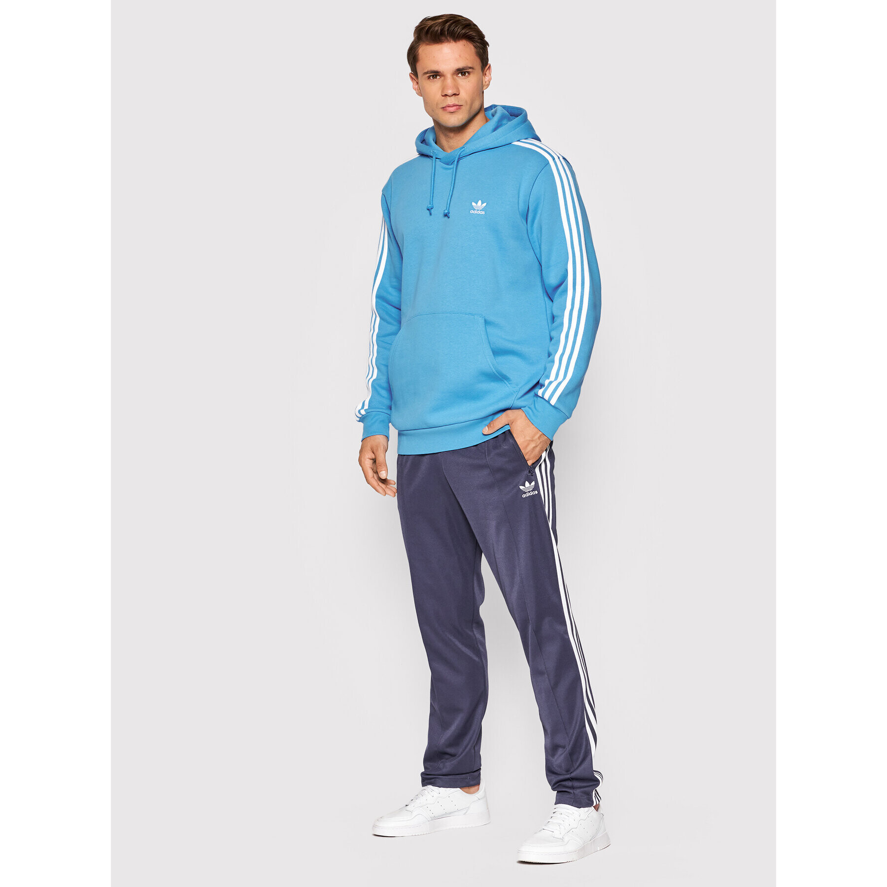adidas Суитшърт adicolor Classic 3-Stripes HE9476 Син Regular Fit - Pepit.bg