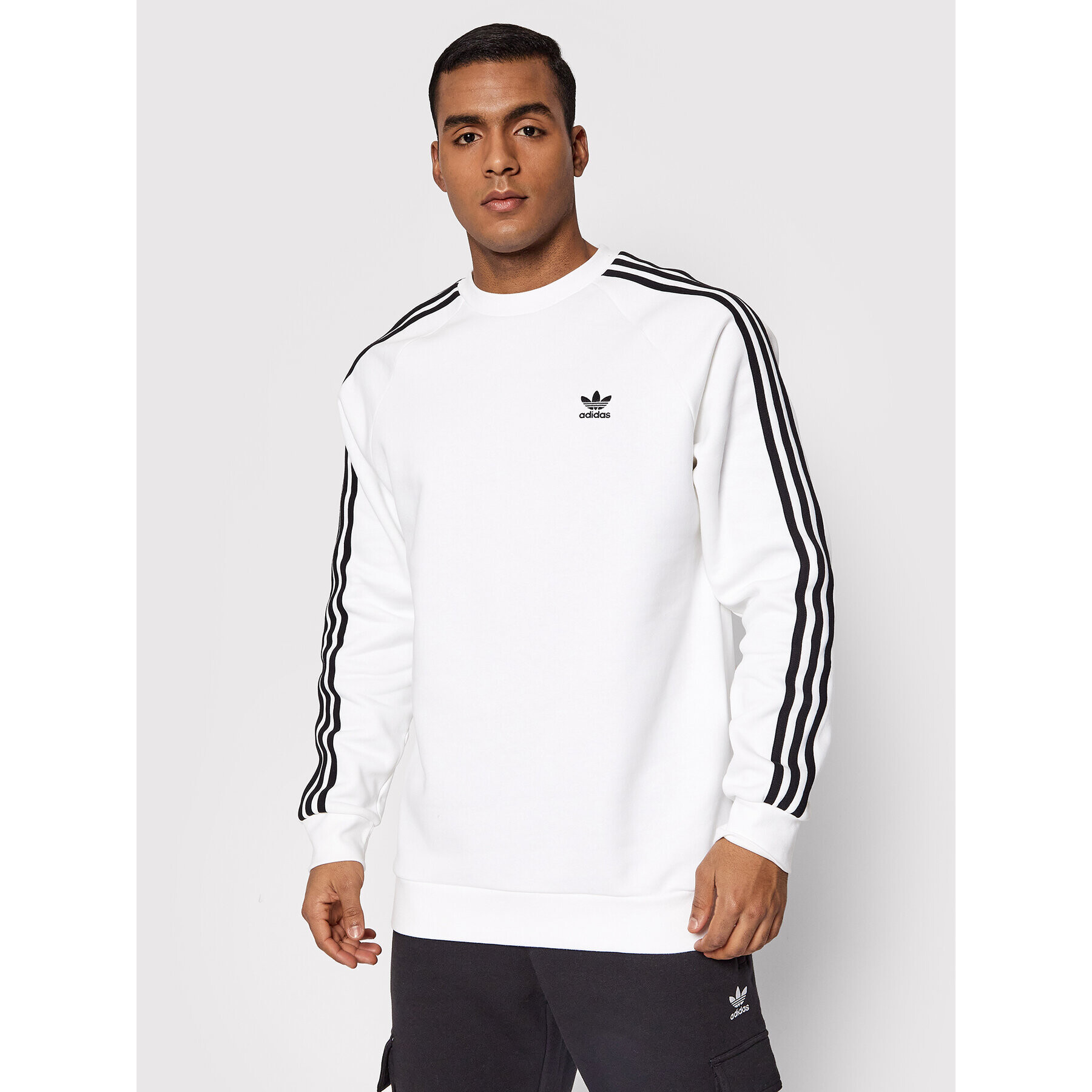 adidas Суитшърт adicolor Classics 3-Stripes Crew HE9483 Бял Regular Fit - Pepit.bg