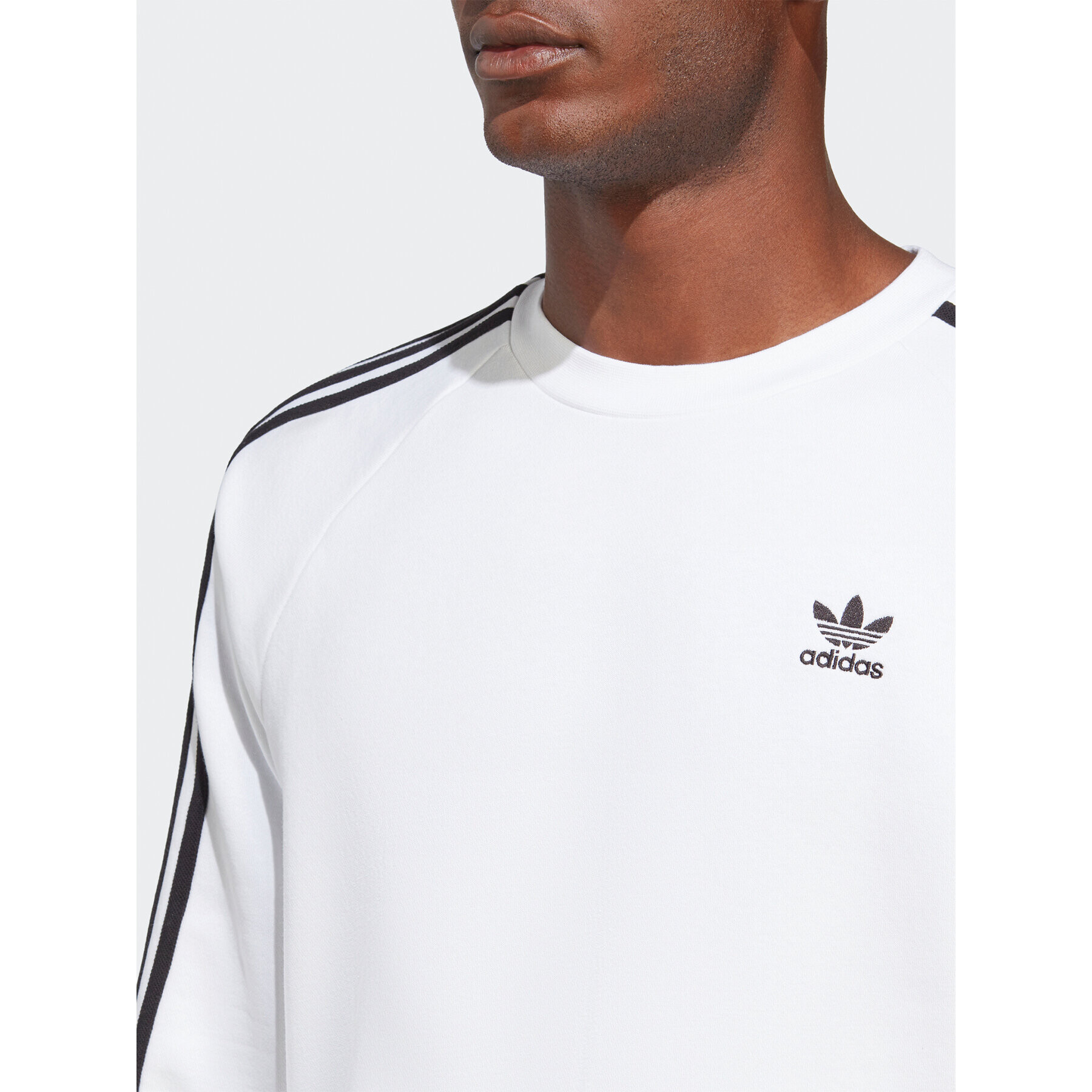 adidas Суитшърт Adicolor Classics 3-Stripes Crew Sweatshirt IA4862 Бял Regular Fit - Pepit.bg
