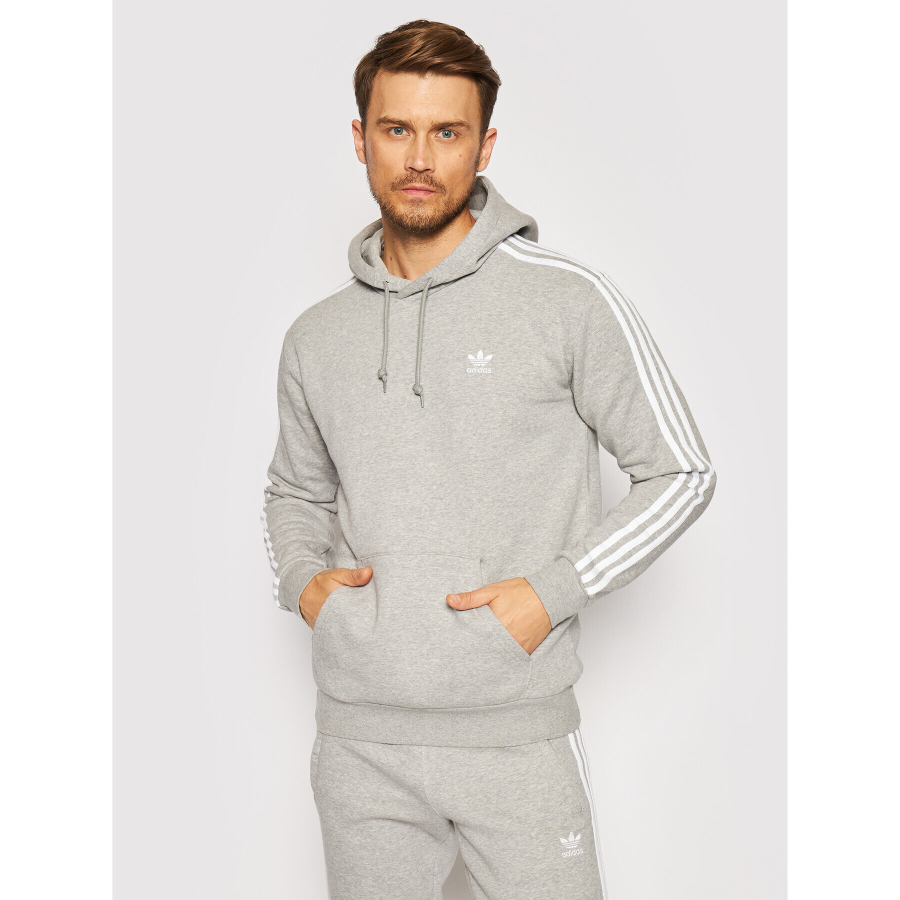 adidas Суитшърт adicolor Classics 3-Stripes H06675 Сив Regular Fit - Pepit.bg