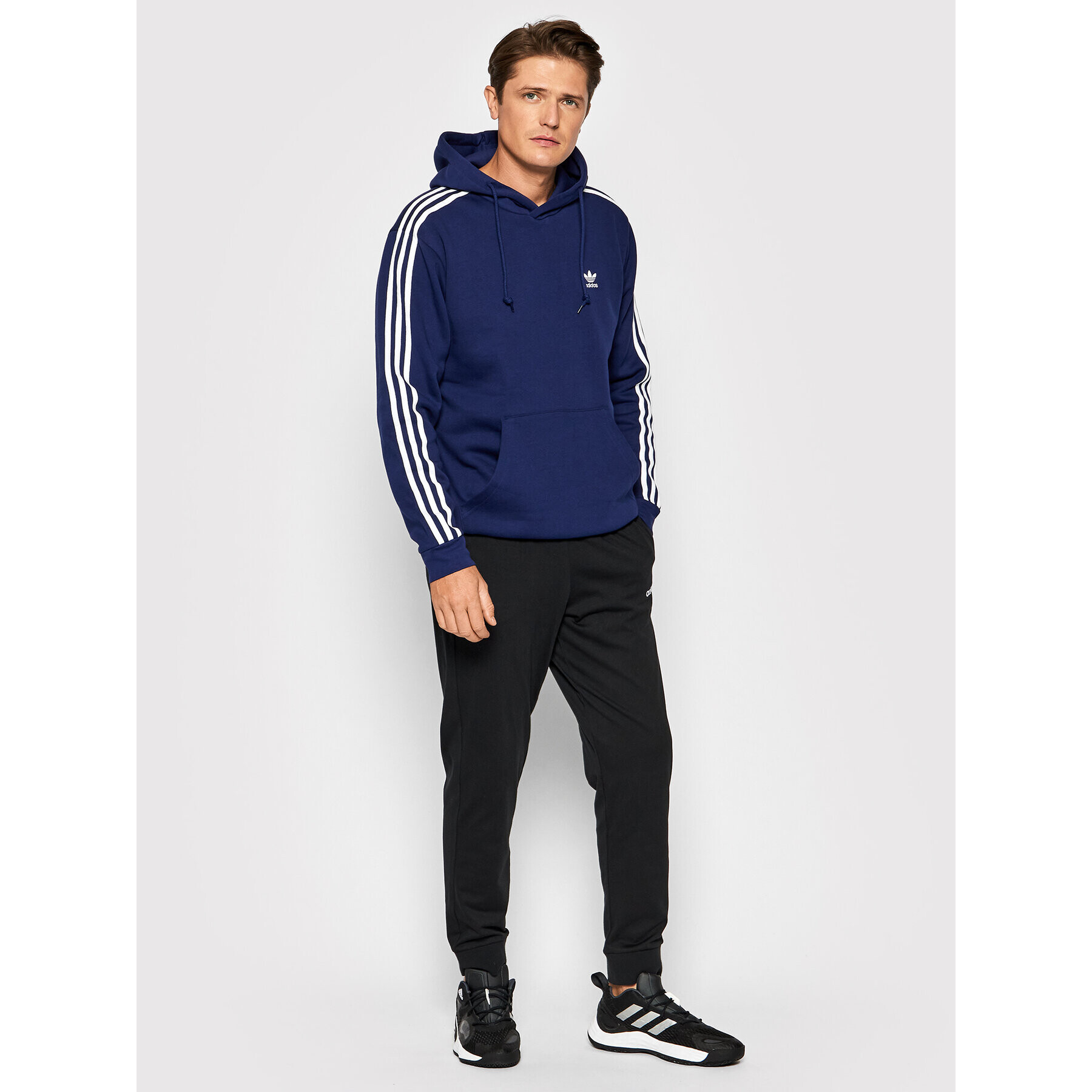 adidas Суитшърт adicolor Classics 3-Stripes H06677 Тъмносин Regular Fit - Pepit.bg