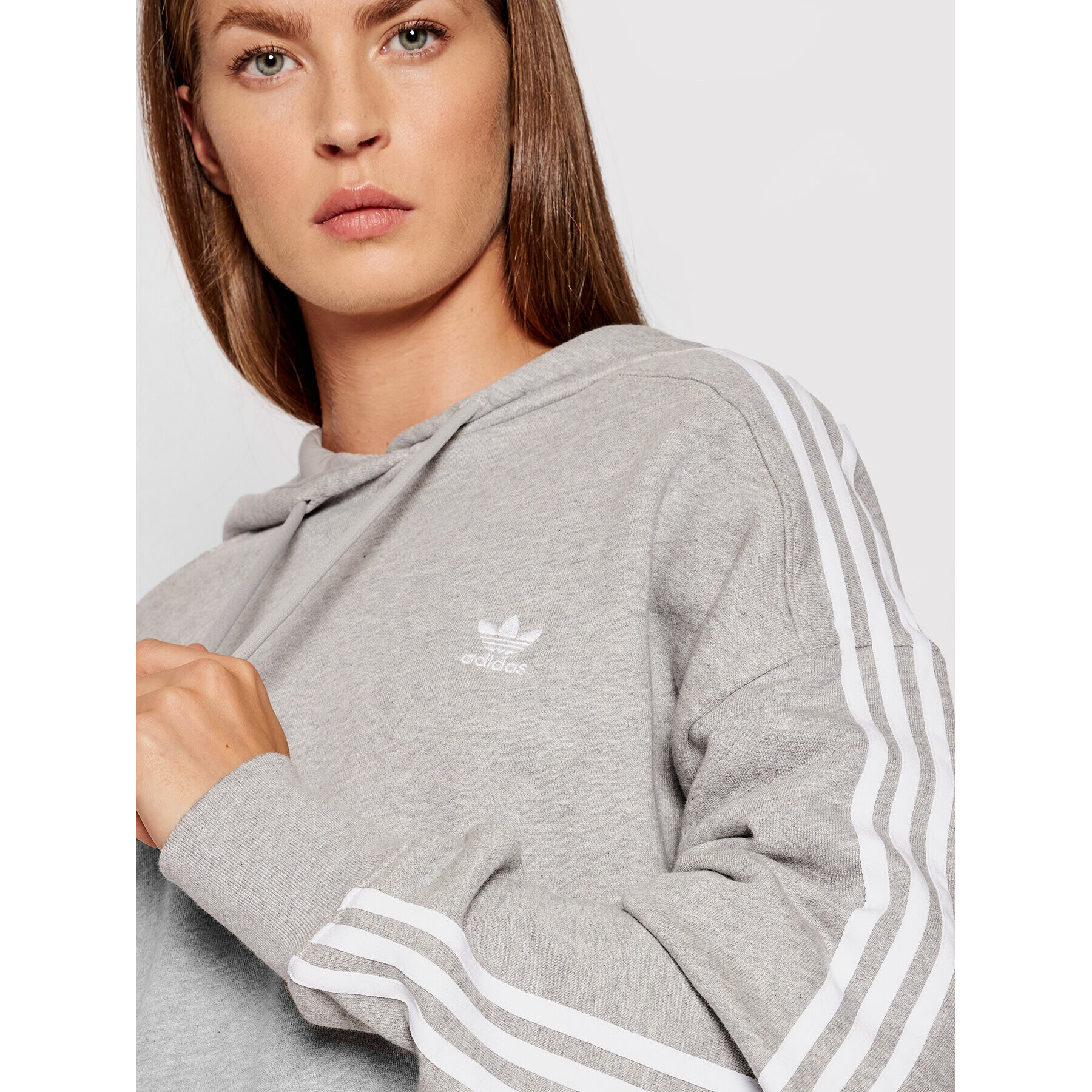 adidas Суитшърт adicolor Classics Crop H34615 Сив Relaxed Fit - Pepit.bg