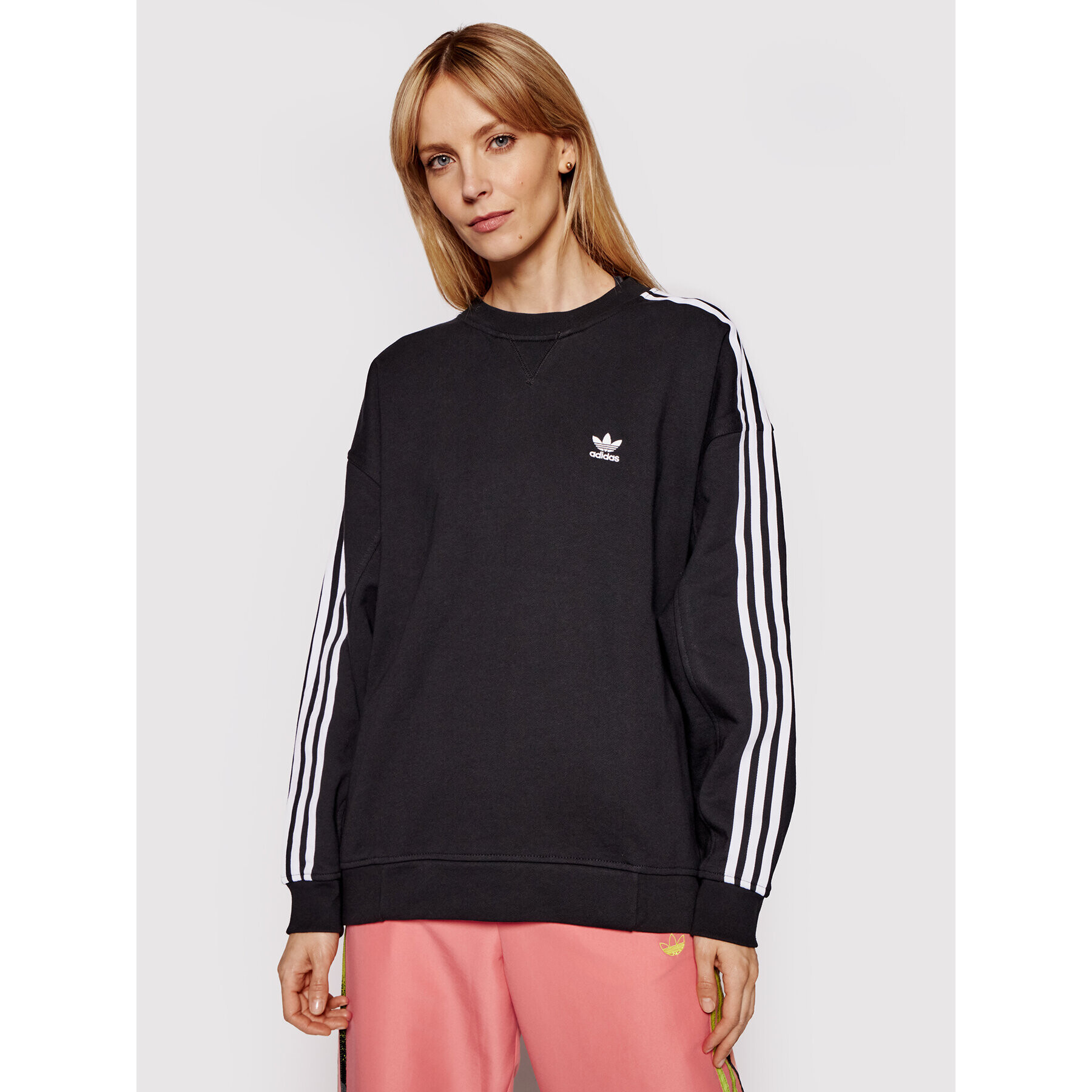 adidas Суитшърт adicolor Classics GN2783 Черен Oversize - Pepit.bg