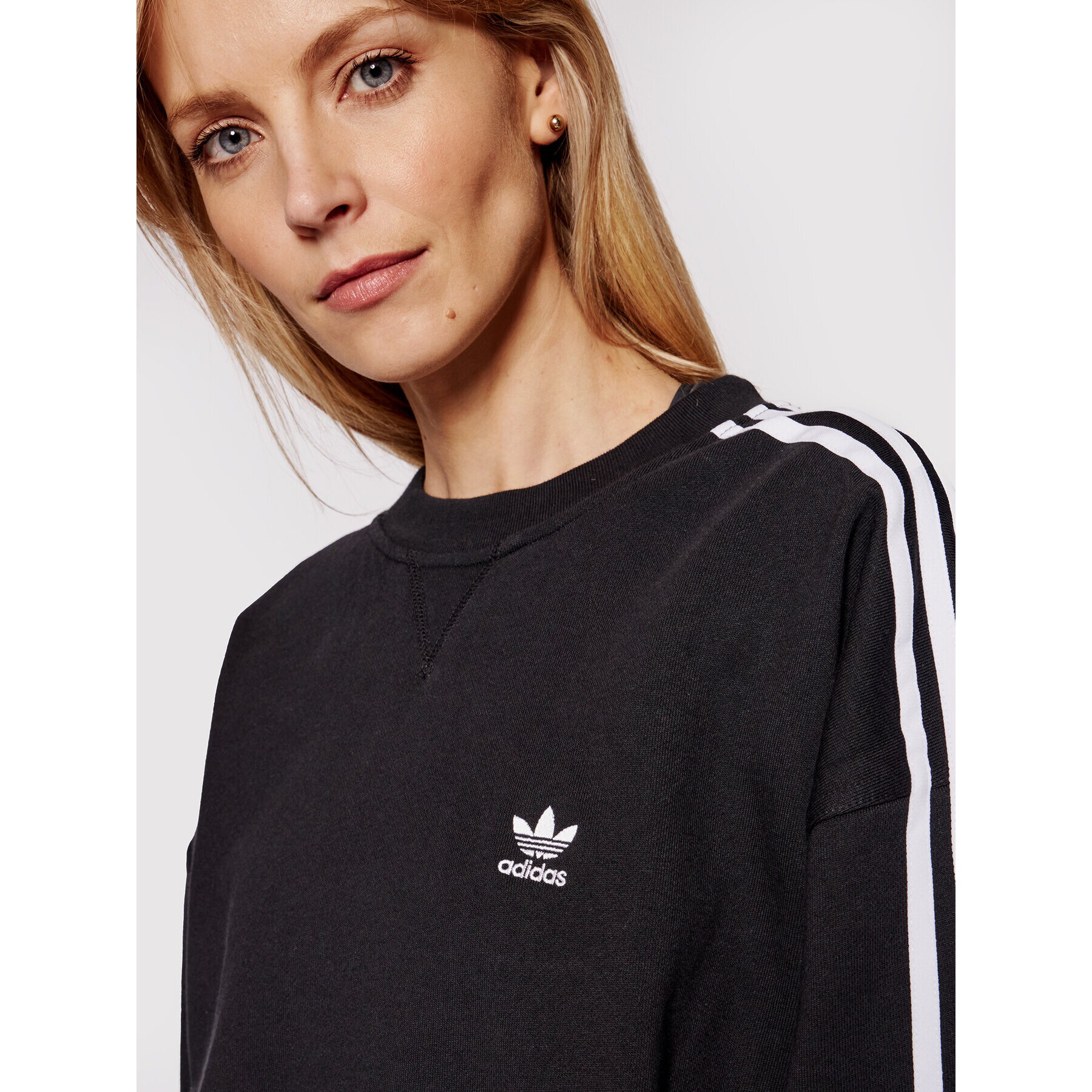 adidas Суитшърт adicolor Classics GN2783 Черен Oversize - Pepit.bg