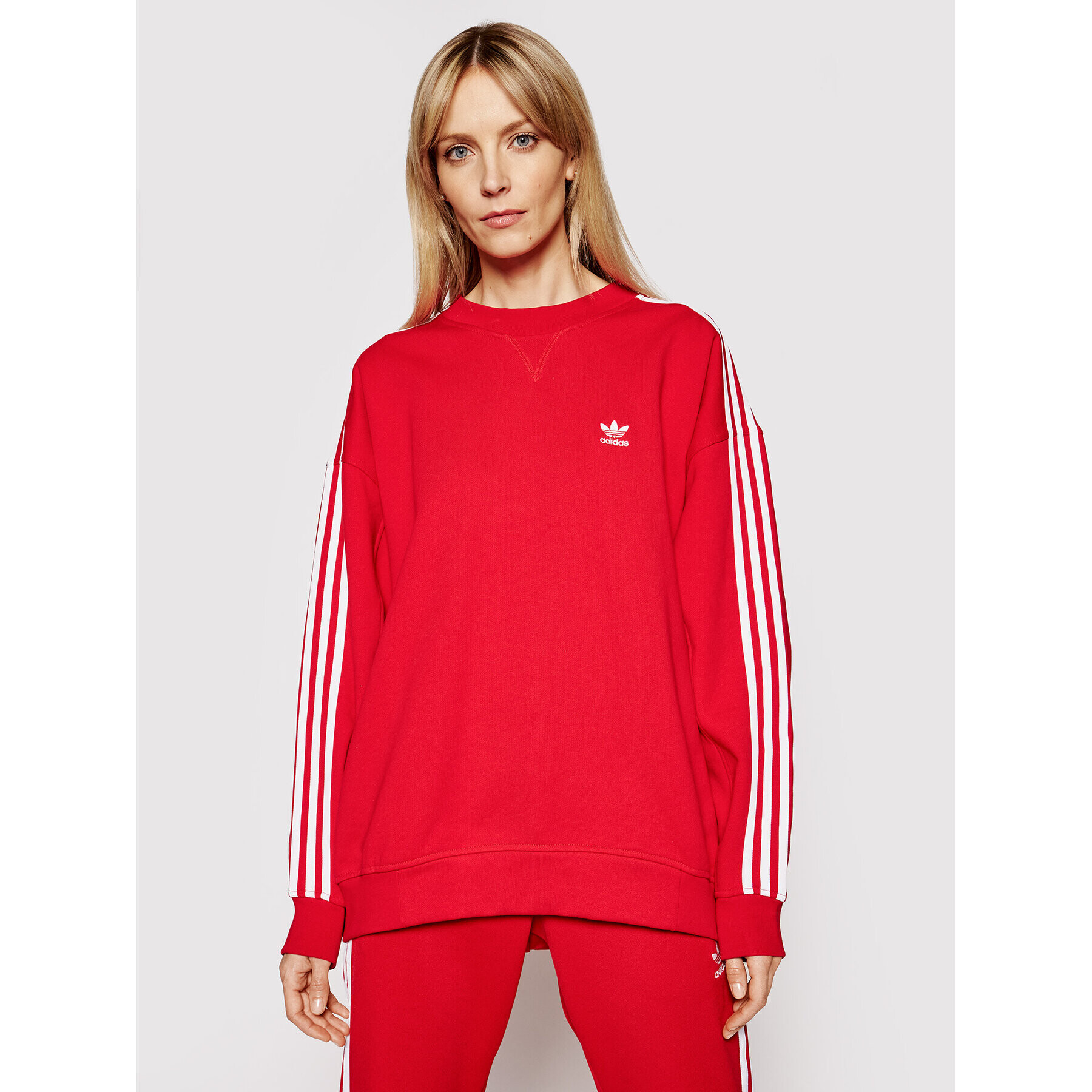 adidas Суитшърт adicolor Classics GN2829 Червен Oversize - Pepit.bg