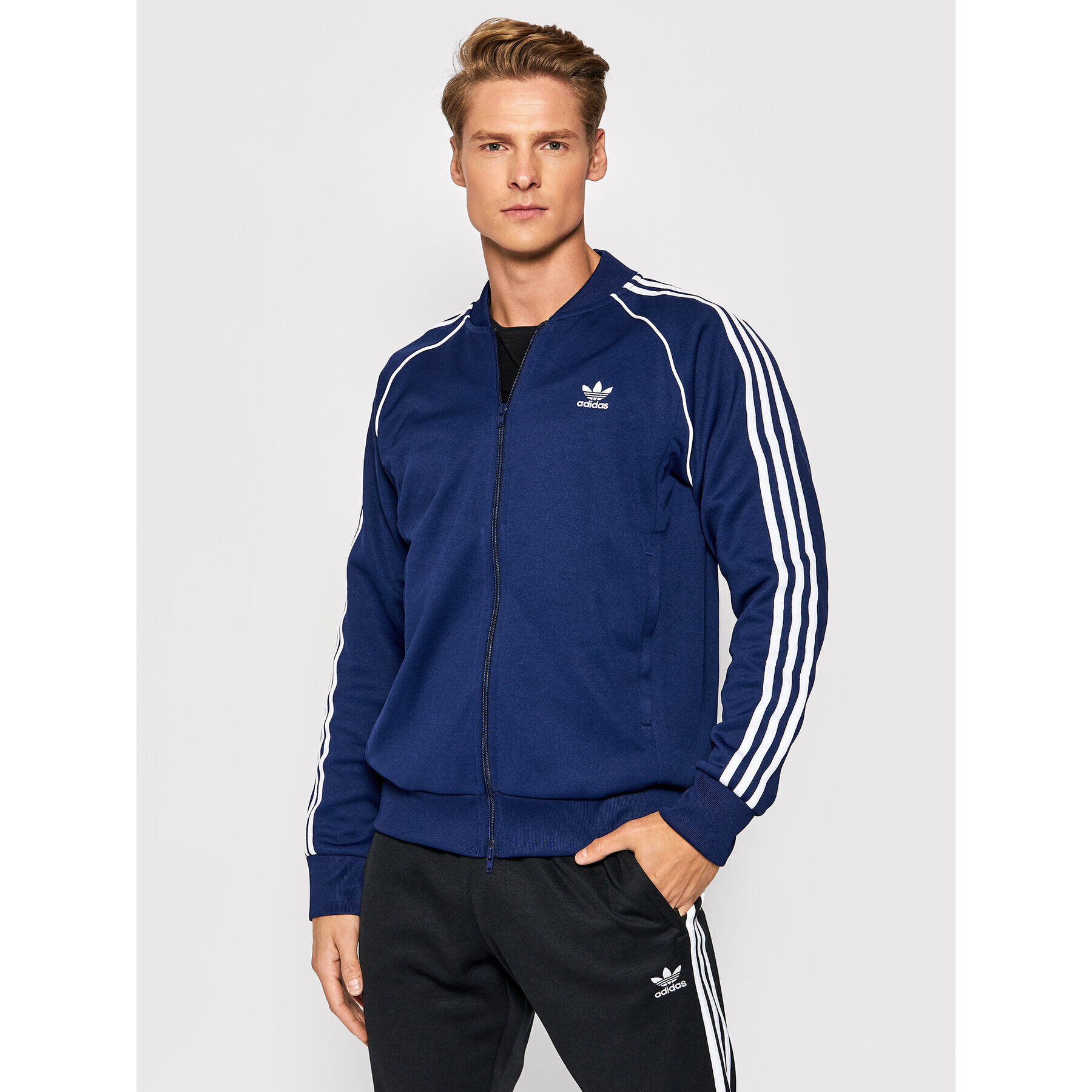 adidas Суитшърт adicolor Classics H06710 Тъмносин Standard Fit - Pepit.bg