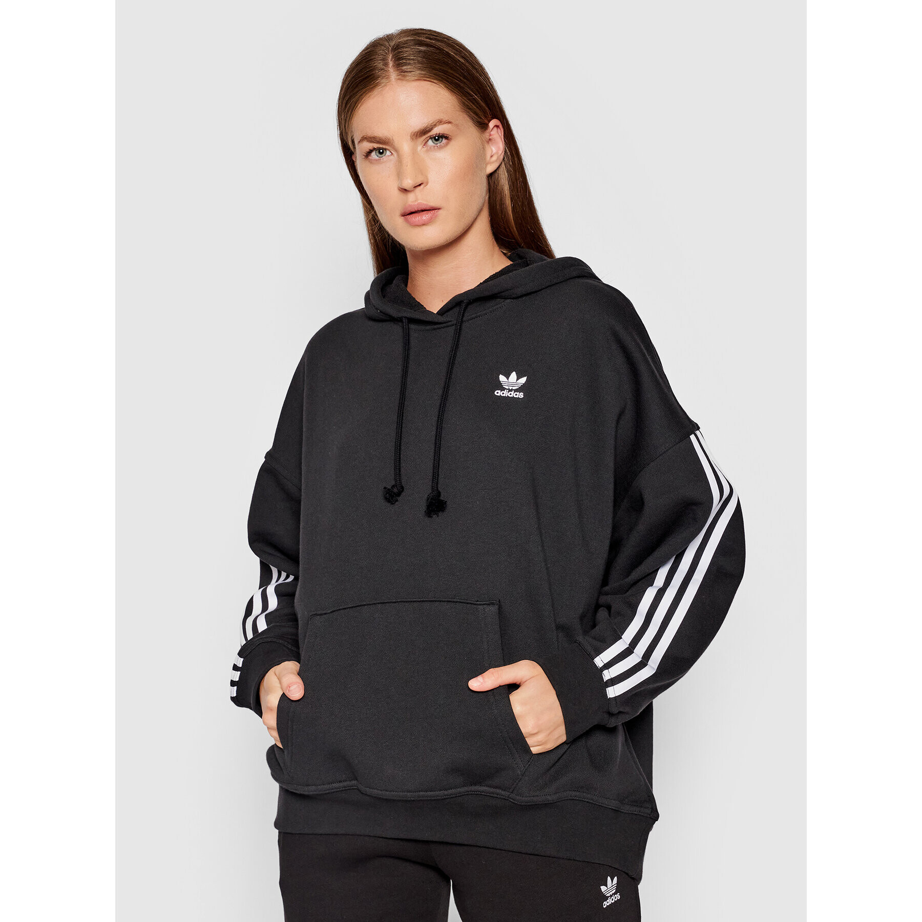 adidas Суитшърт adicolor Classics H37799 Черен Oversize - Pepit.bg