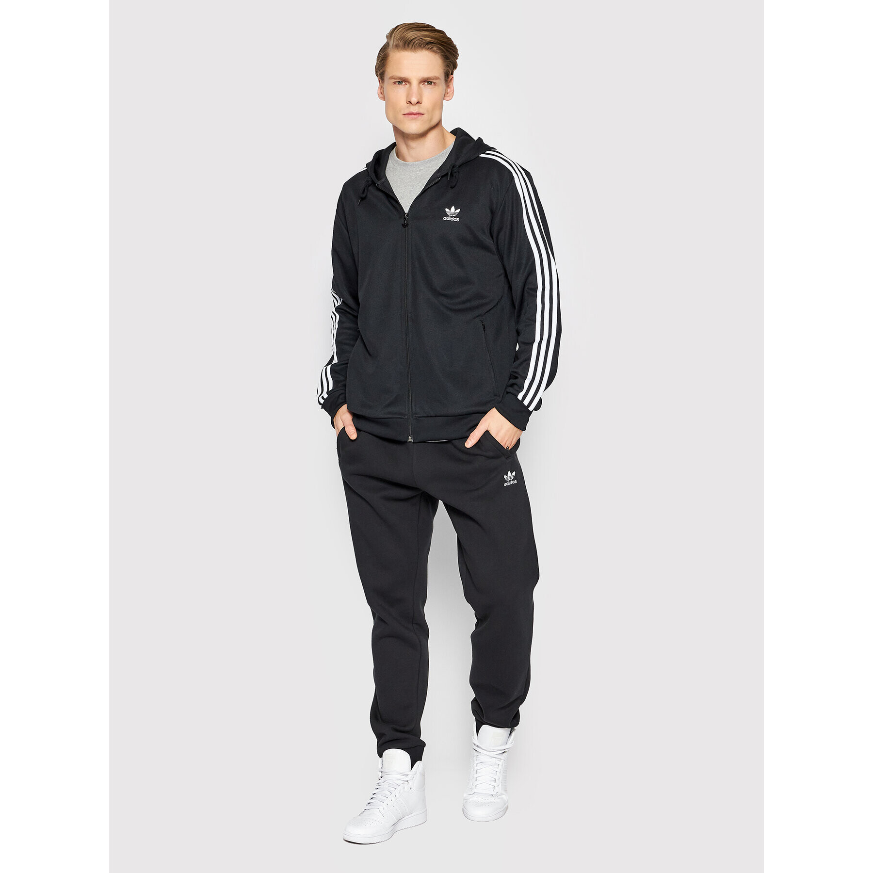 adidas Суитшърт adicolor Classics HB9512 Черен Standard Fit - Pepit.bg