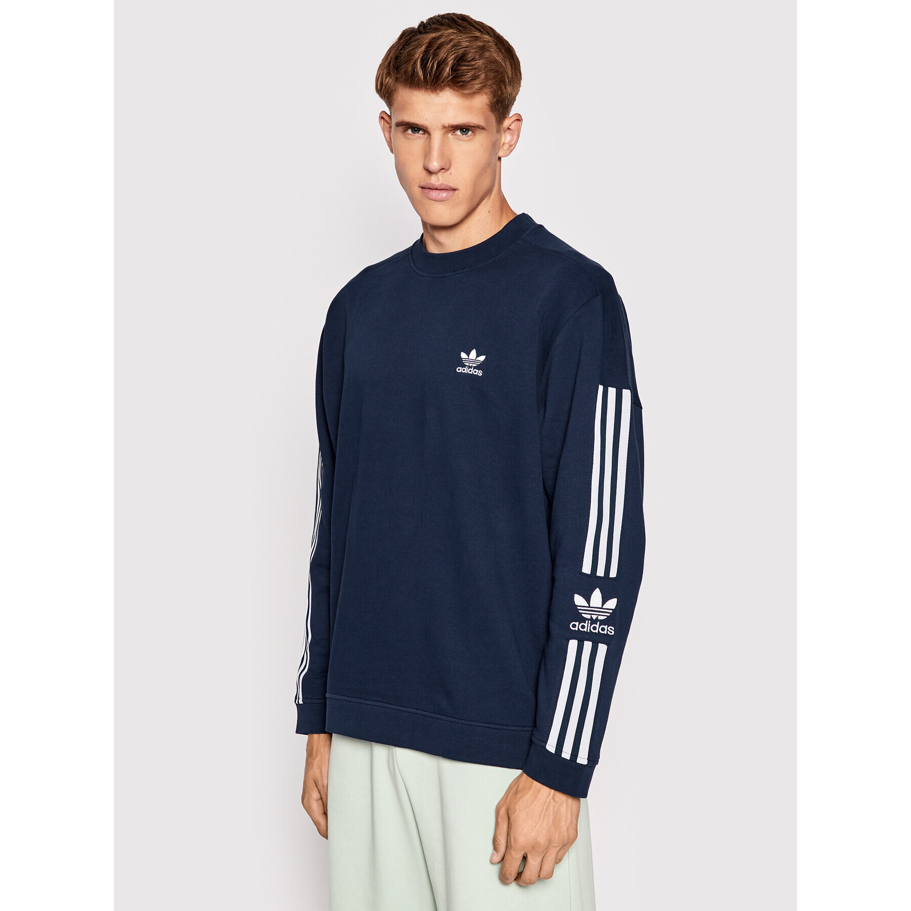 adidas Суитшърт adicolor Classics Lock Up Trefoil HK9824 Тъмносин Loose Fit - Pepit.bg