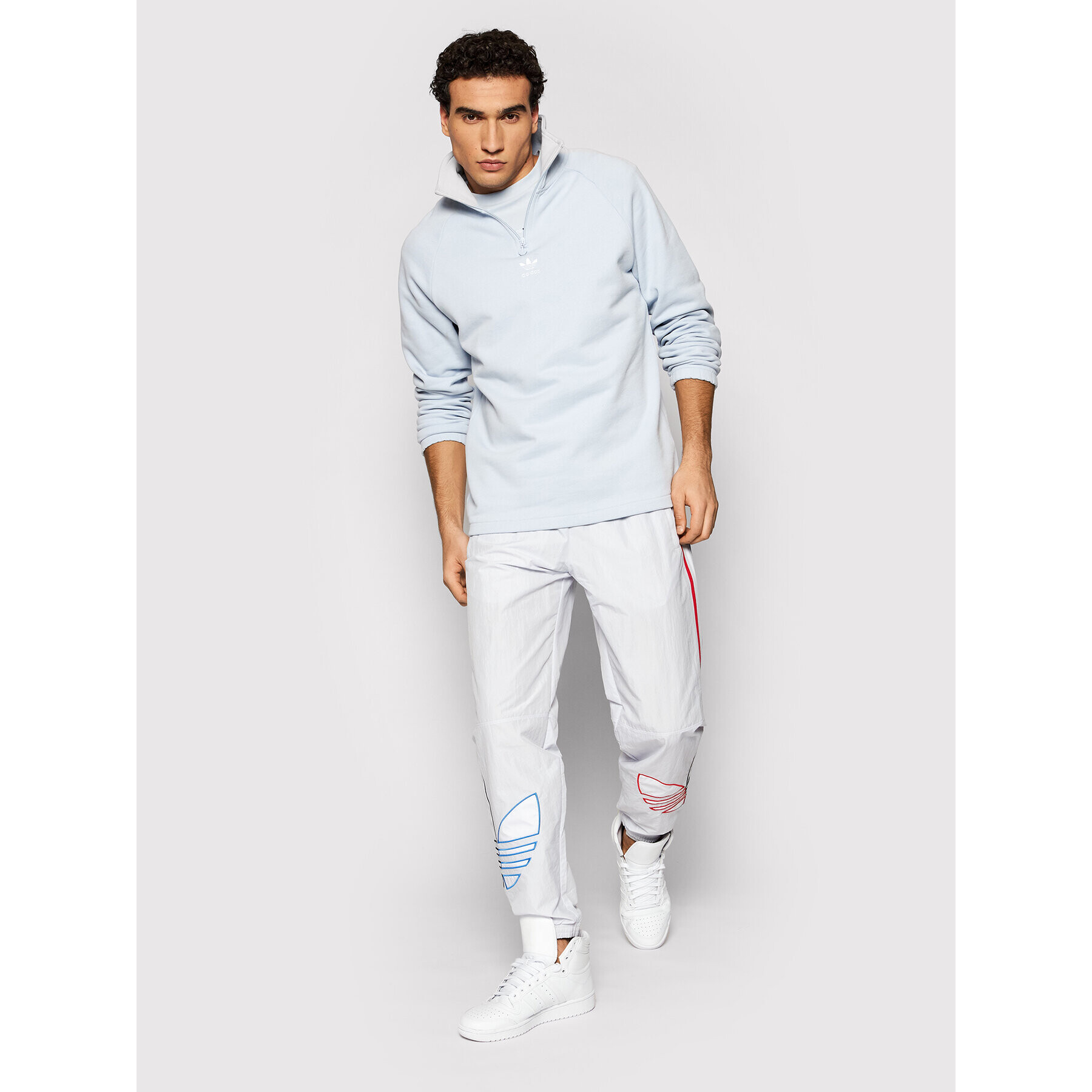 adidas Суитшърт adicolor Classics Trefoil GN4198 Син Regular Fit - Pepit.bg