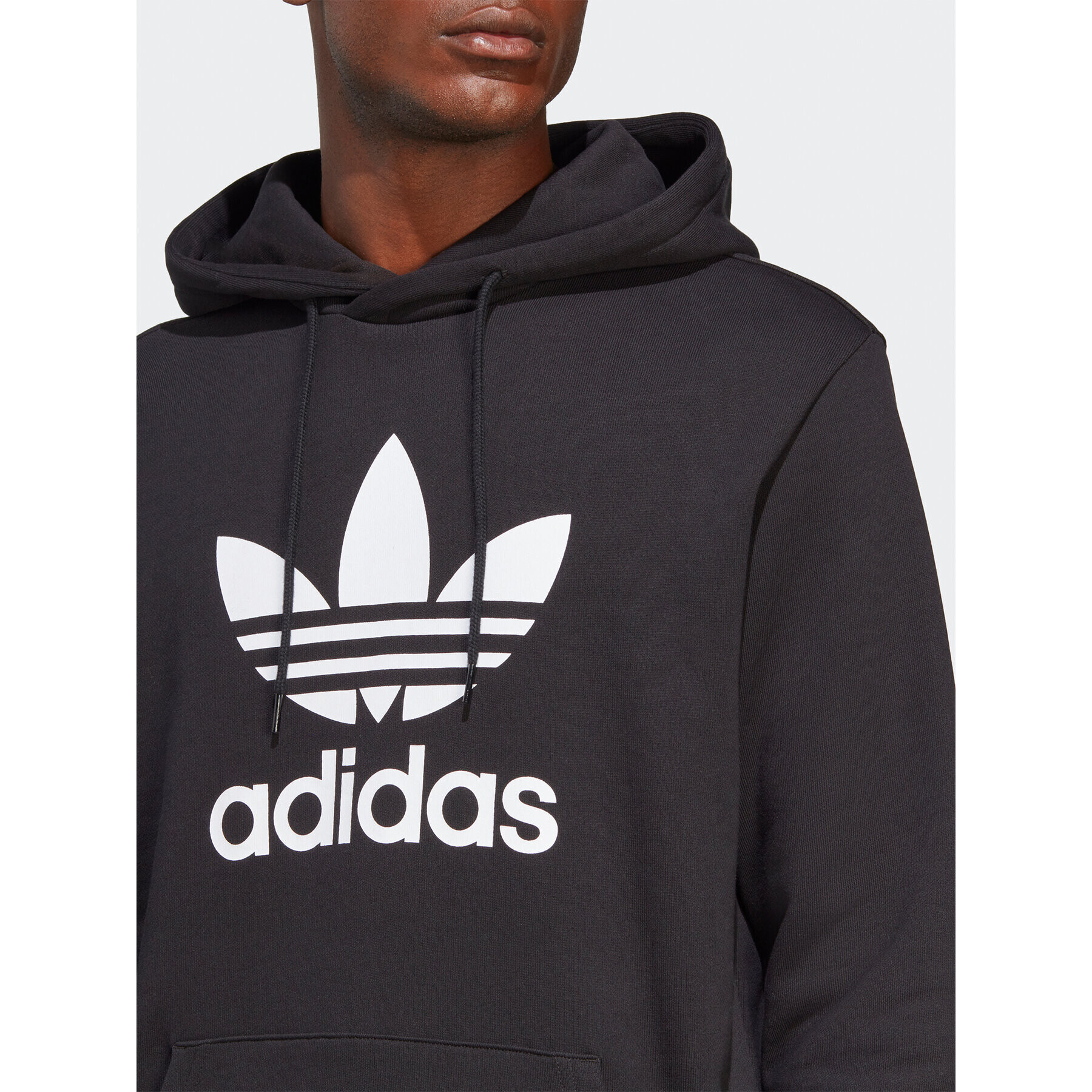 adidas Суитшърт adicolor Classics Trefoil IA4883 Черен Regular Fit - Pepit.bg