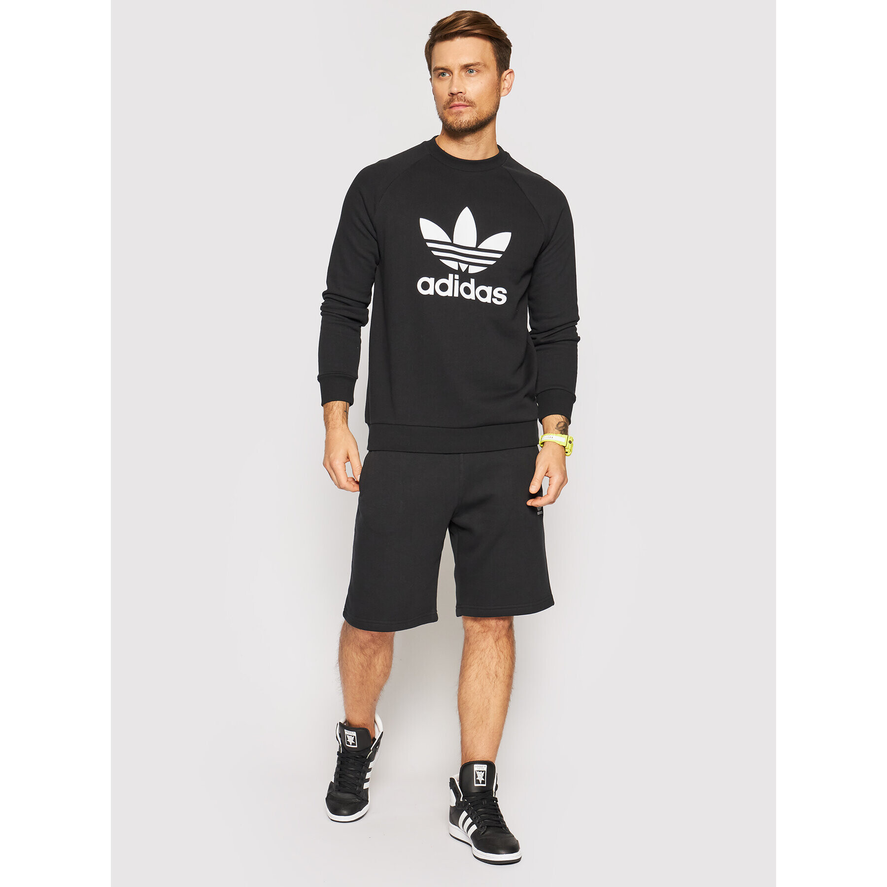 adidas Суитшърт adicolor Classics Treofil H06651 Черен Regular Fit - Pepit.bg