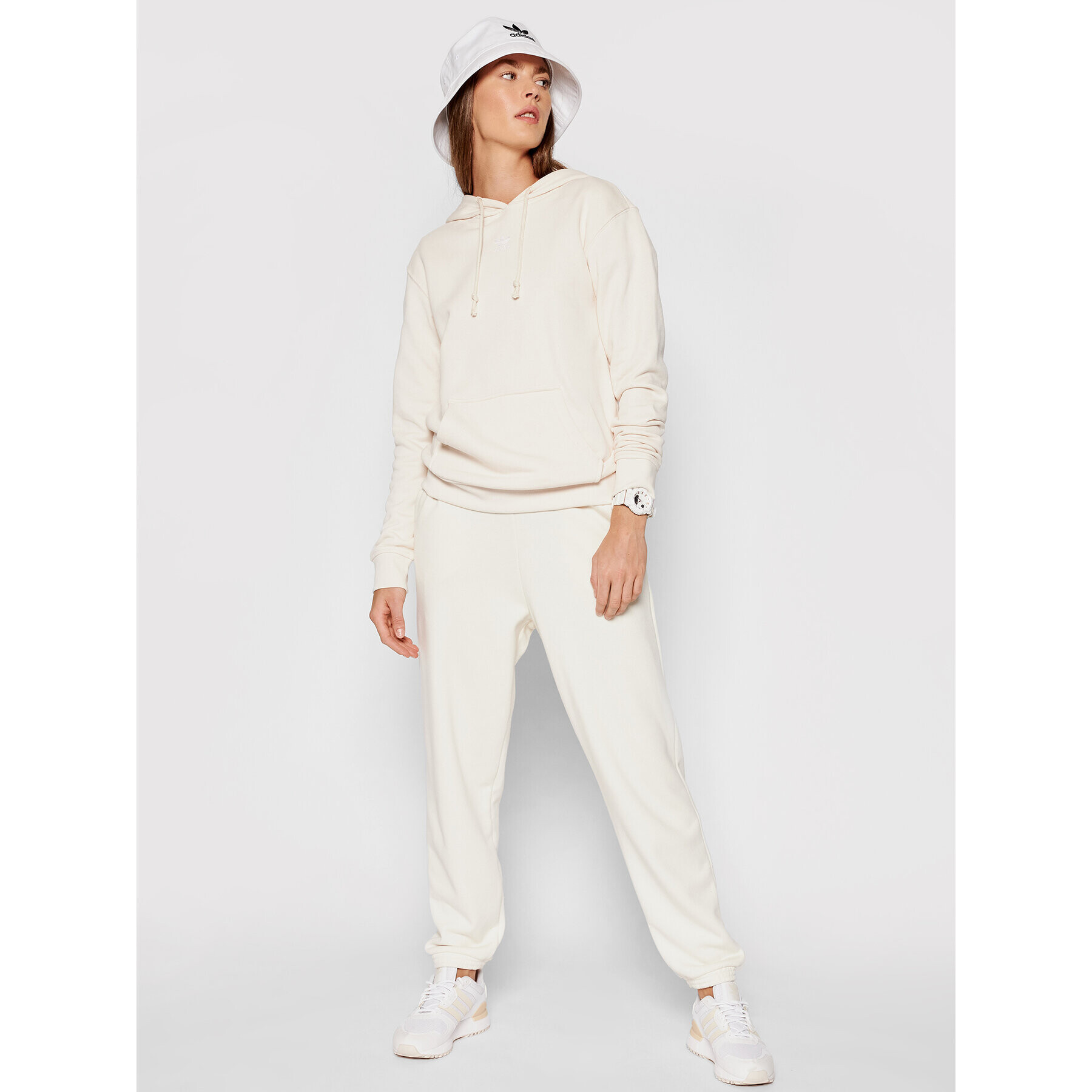 adidas Суитшърт adicolor Essentials H06618 Бял Regular Fit - Pepit.bg