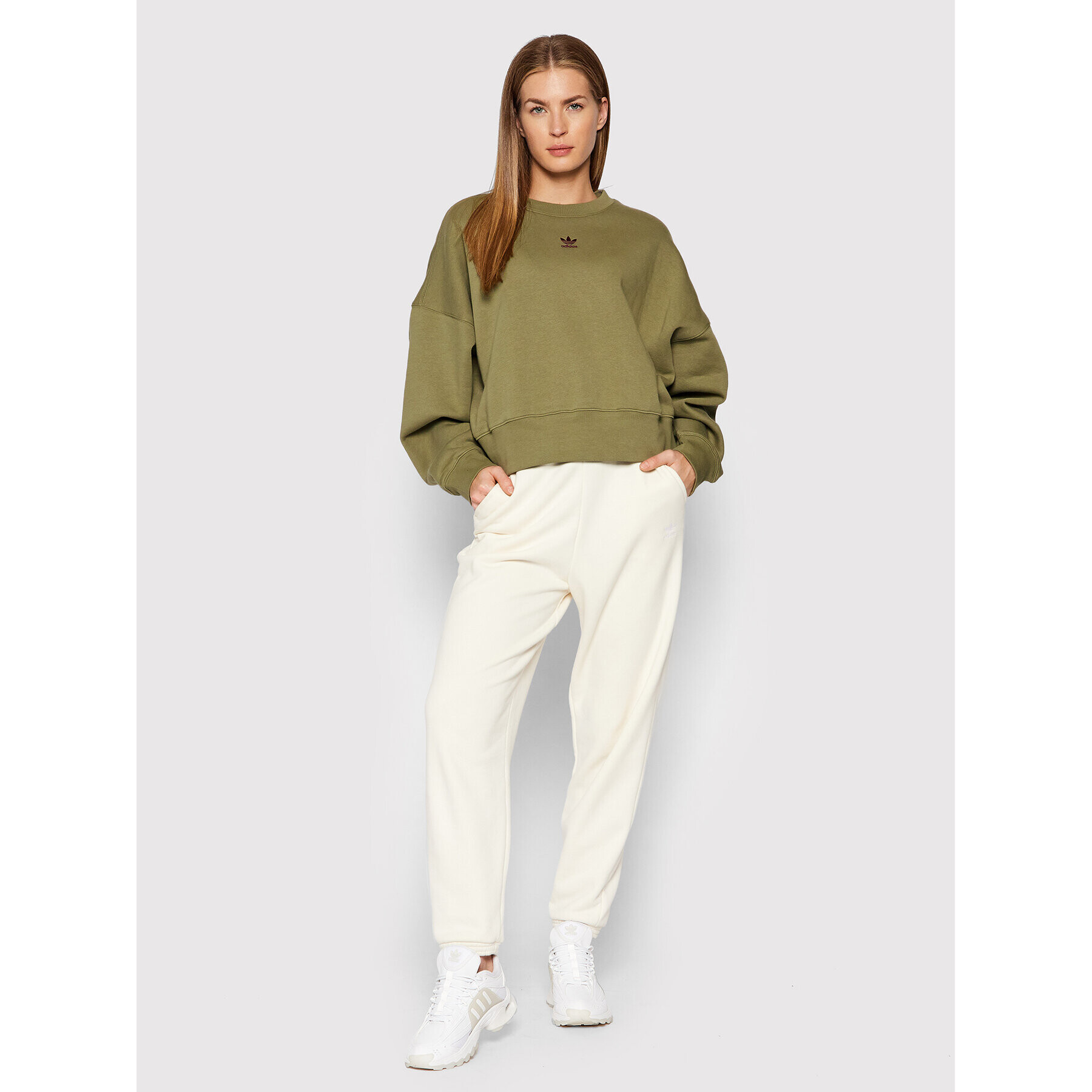 adidas Суитшърт adicolor Essentials H06657 Зелен Relaxed Fit - Pepit.bg