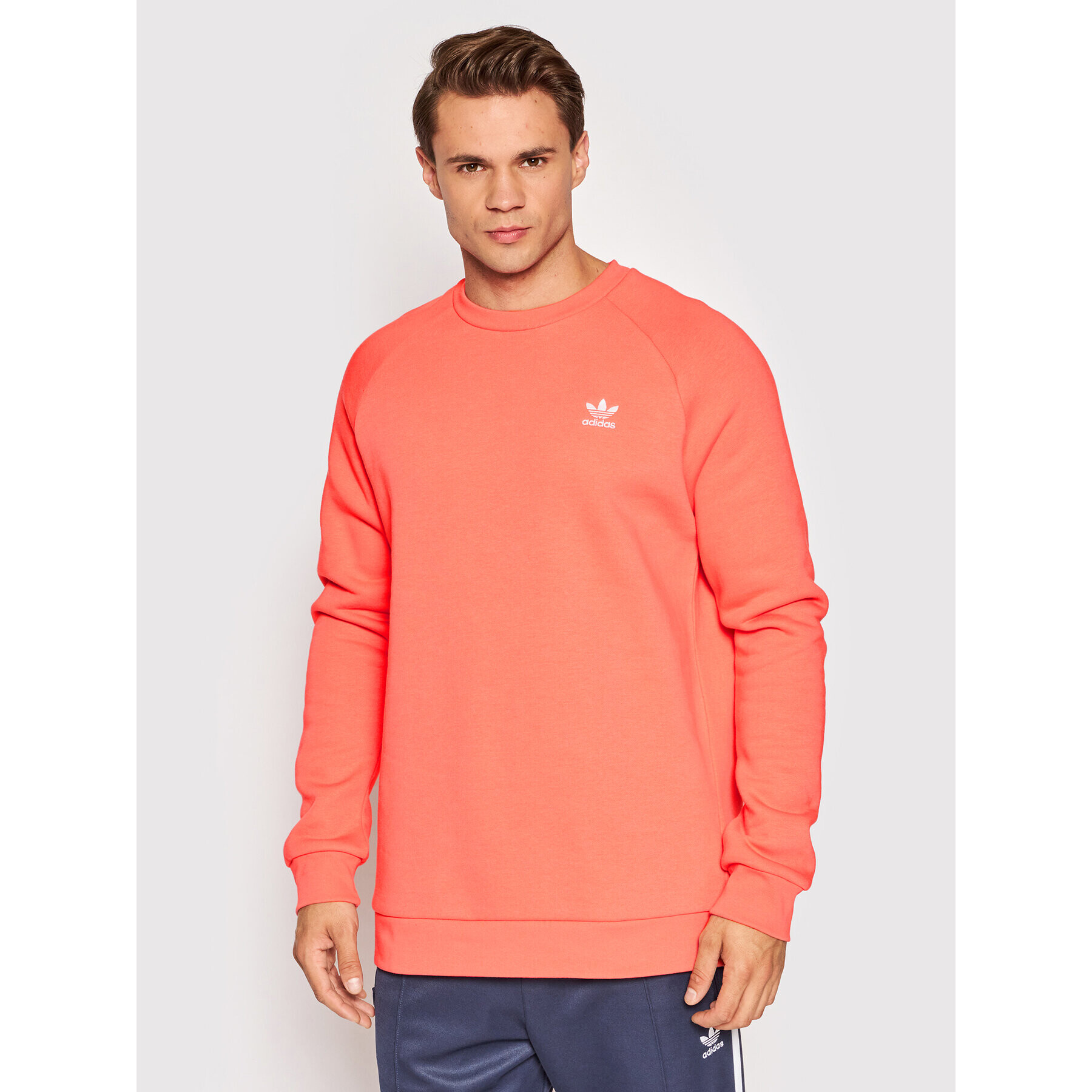 adidas Суитшърт adicolor Essentials HE9424 Розов Regular Fit - Pepit.bg