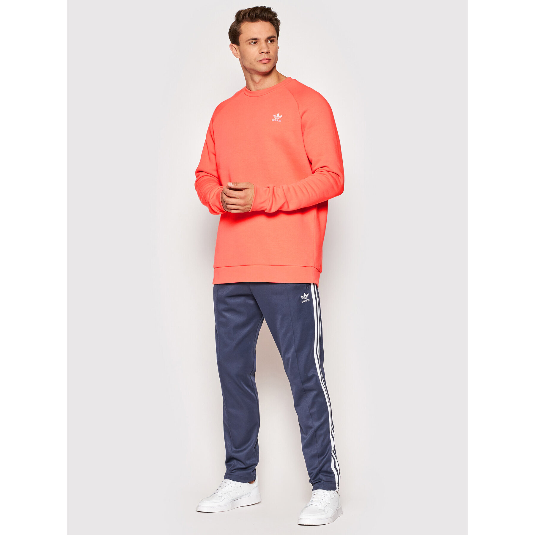 adidas Суитшърт adicolor Essentials HE9424 Розов Regular Fit - Pepit.bg