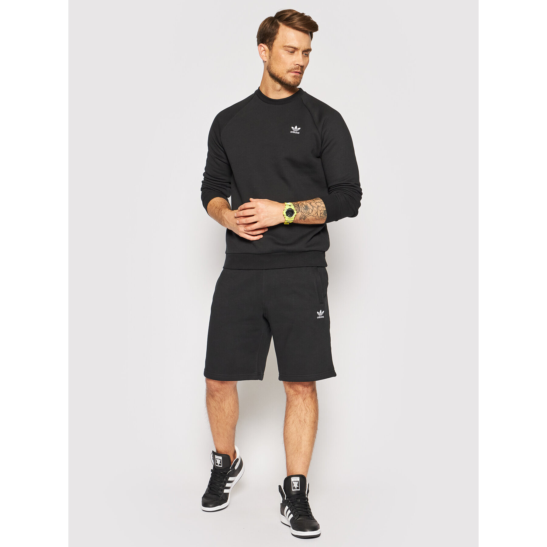 adidas Суитшърт adicolor Essentials Trefoil H34645 Черен Regular Fit - Pepit.bg