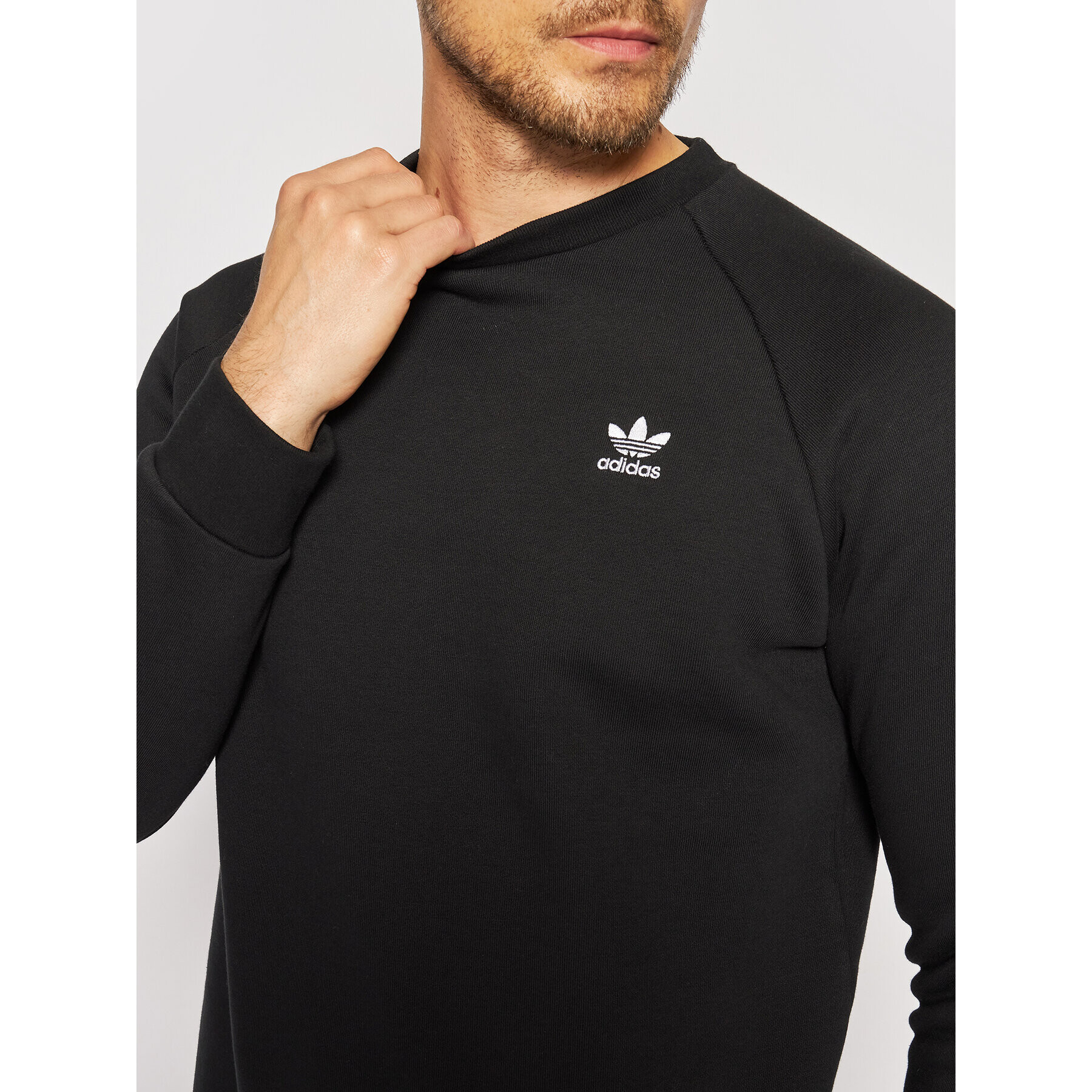 adidas Суитшърт adicolor Essentials Trefoil H34645 Черен Regular Fit - Pepit.bg