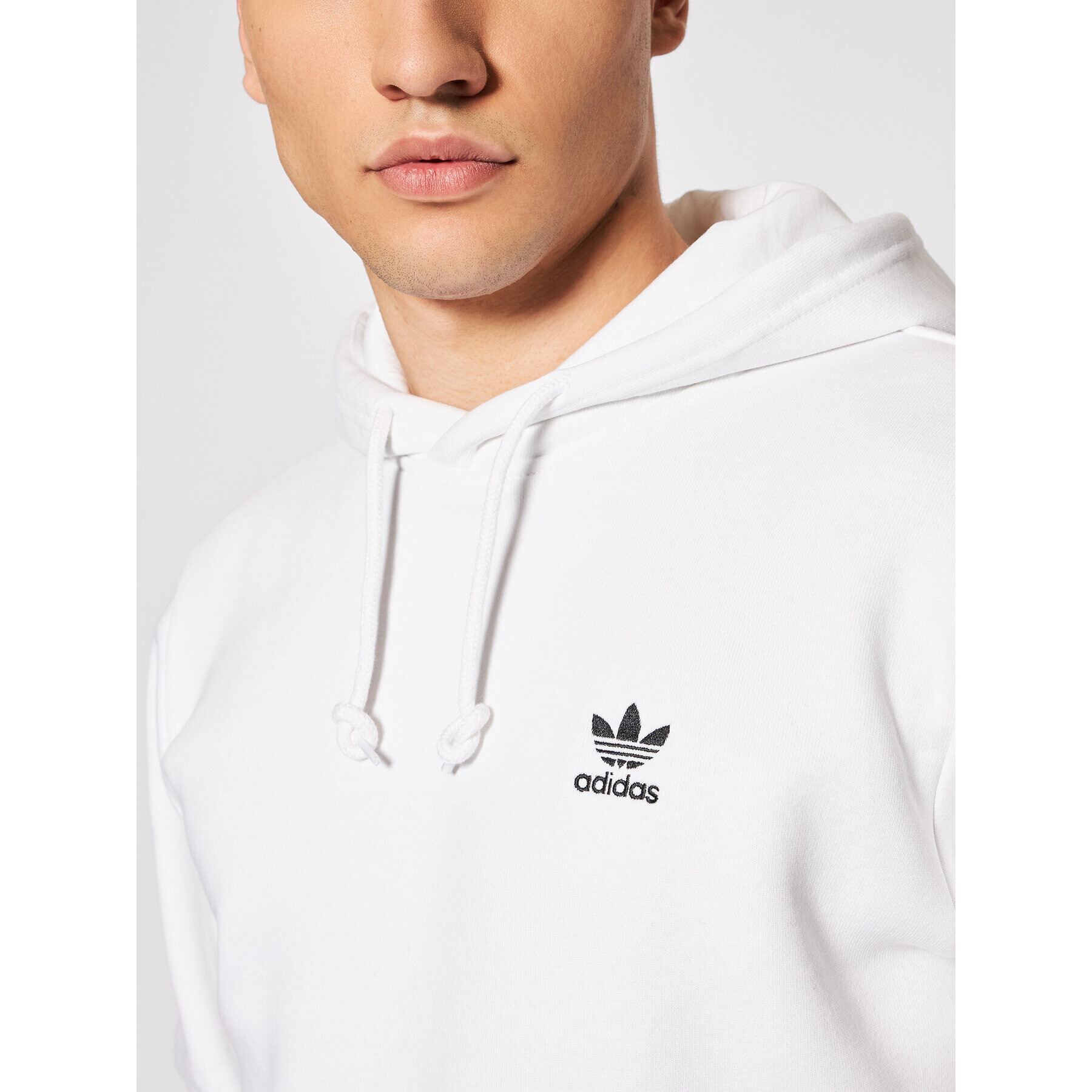 adidas Суитшърт adicolor Essentials Trefoil H34649 Бял Regular Fit - Pepit.bg