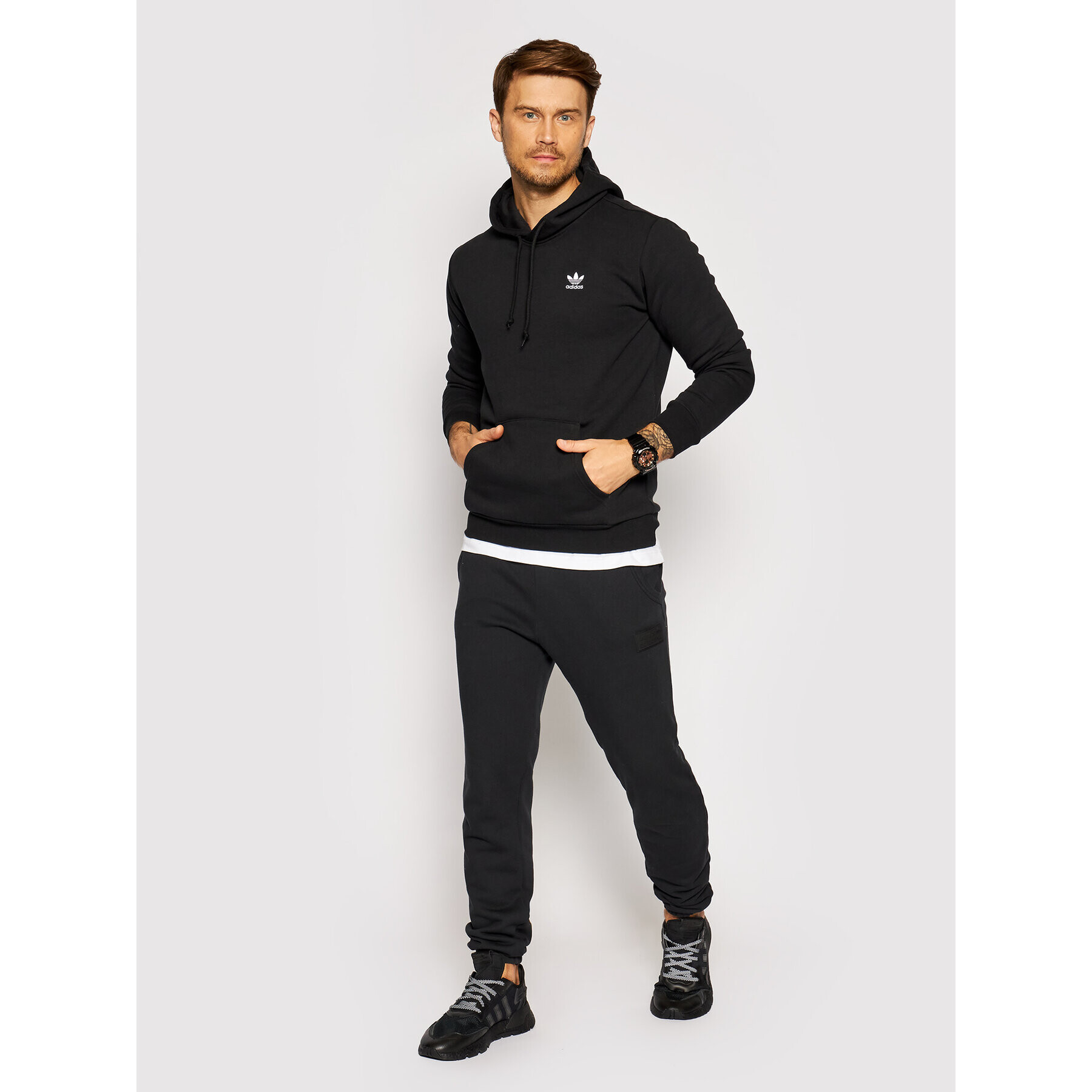 adidas Суитшърт adicolor Essentials Trefoil H34652 Черен Regular Fit - Pepit.bg