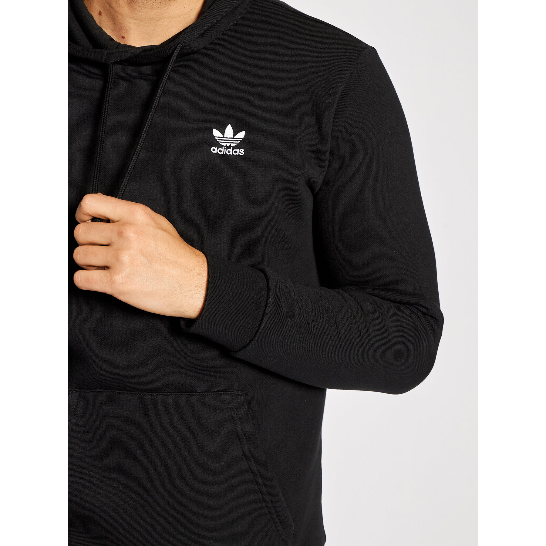 adidas Суитшърт adicolor Essentials Trefoil H34652 Черен Regular Fit - Pepit.bg