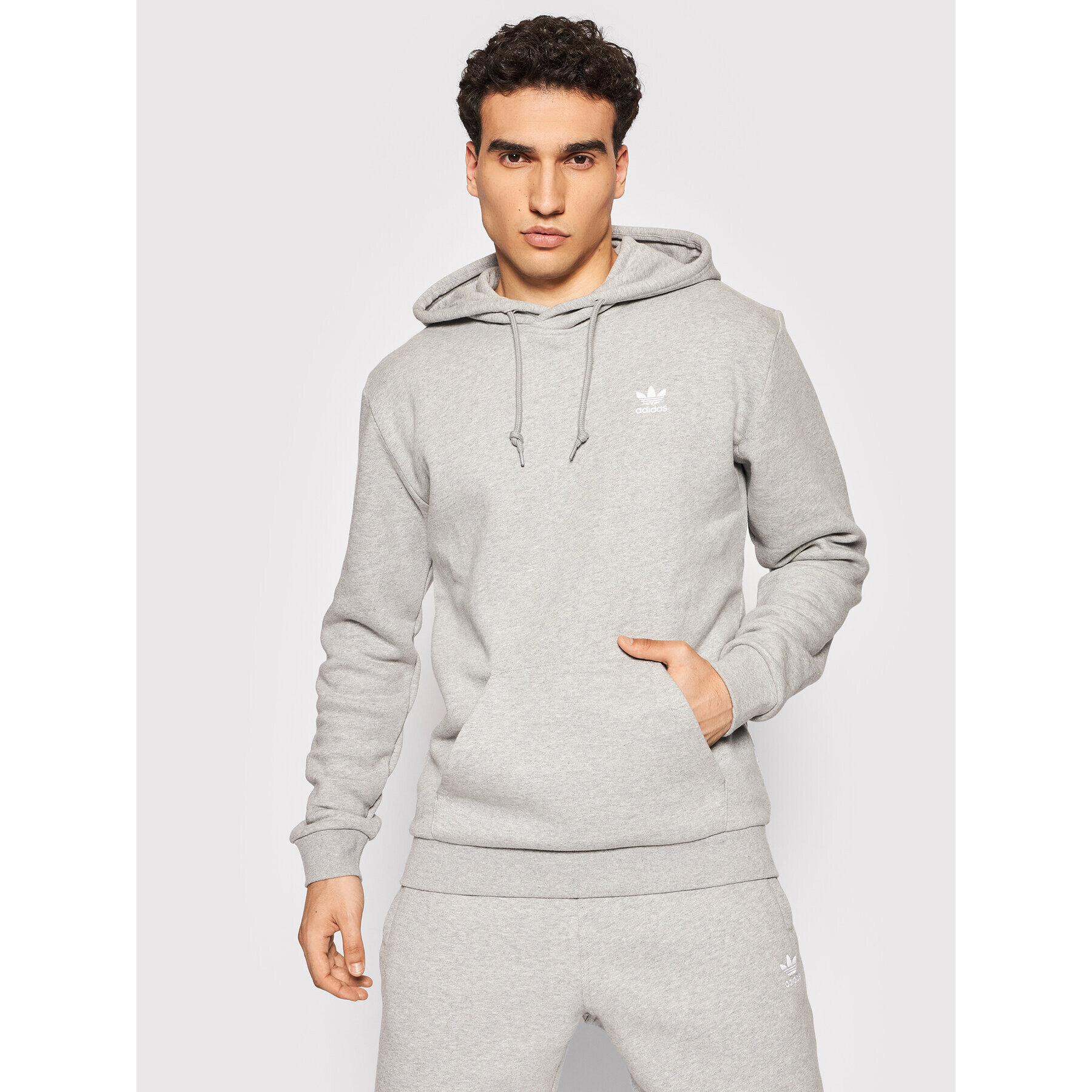 adidas Суитшърт adicolor Essentials Trefoil H34654 Сив Regular Fit - Pepit.bg