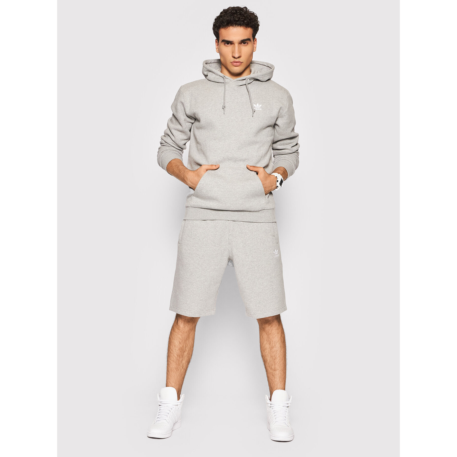 adidas Суитшърт adicolor Essentials Trefoil H34654 Сив Regular Fit - Pepit.bg