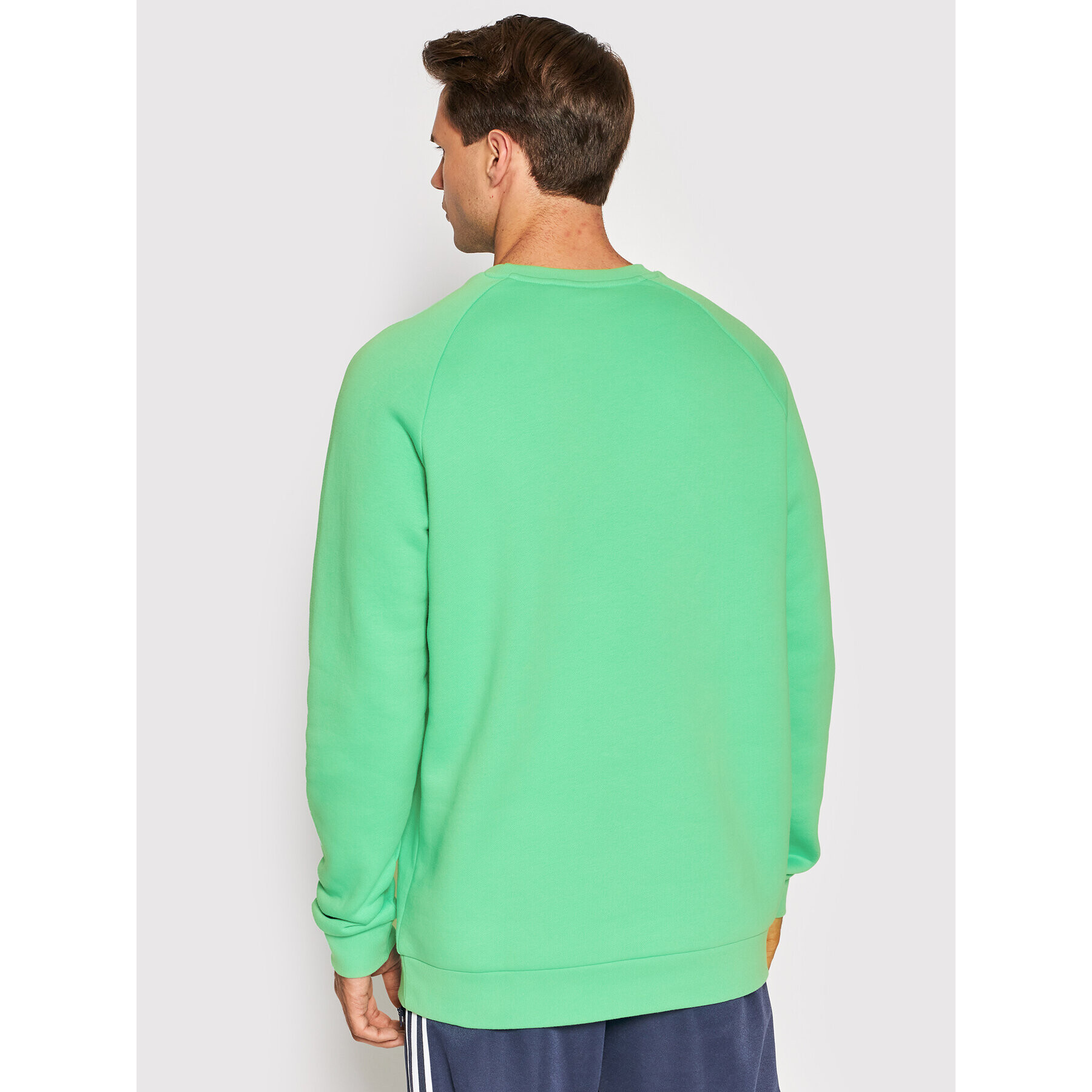 adidas Суитшърт adicolor Essentials Trefoil HE9425 Зелен Regular Fit - Pepit.bg