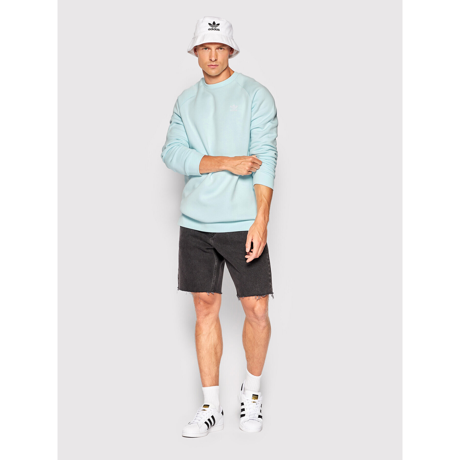 adidas Суитшърт adicolor Essentials Trefoil HJ7990 Син Regular Fit - Pepit.bg