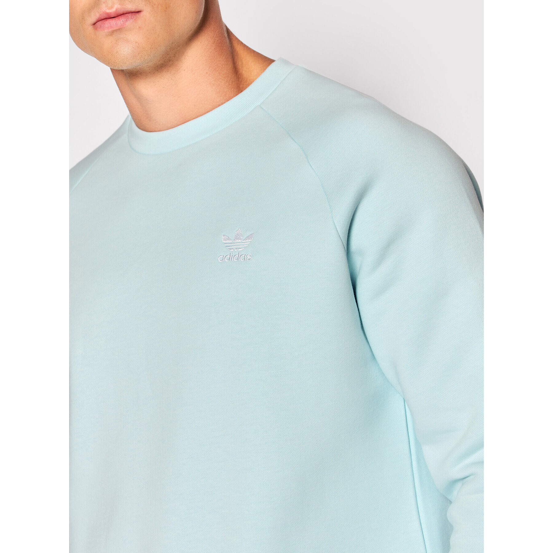 adidas Суитшърт adicolor Essentials Trefoil HJ7990 Син Regular Fit - Pepit.bg