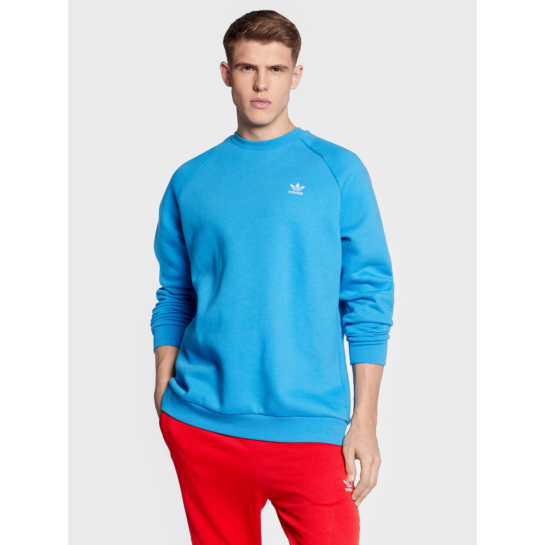 adidas Суитшърт adicolor Essentials Trefoil HJ7992 Син Regular Fit - Pepit.bg