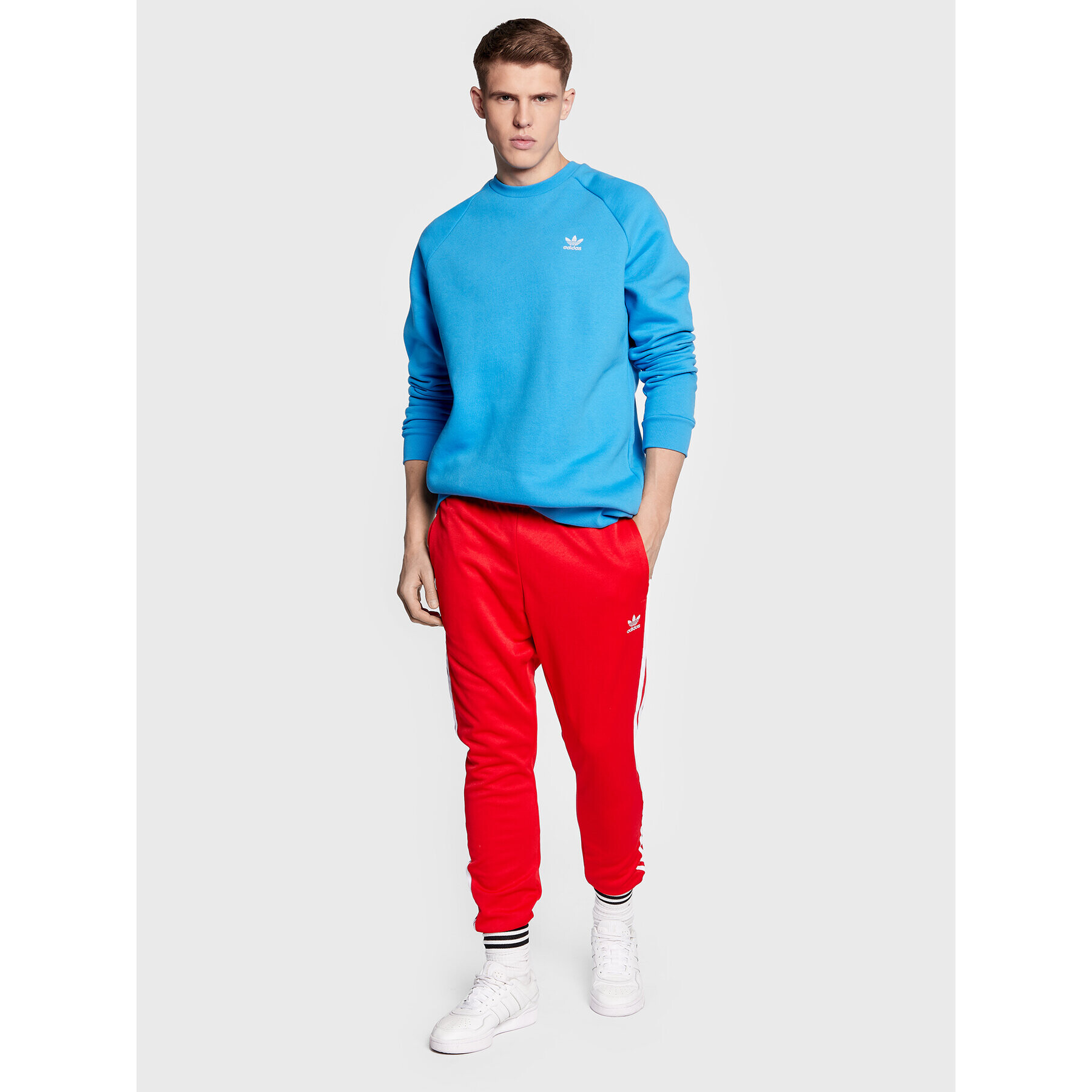 adidas Суитшърт adicolor Essentials Trefoil HJ7992 Син Regular Fit - Pepit.bg