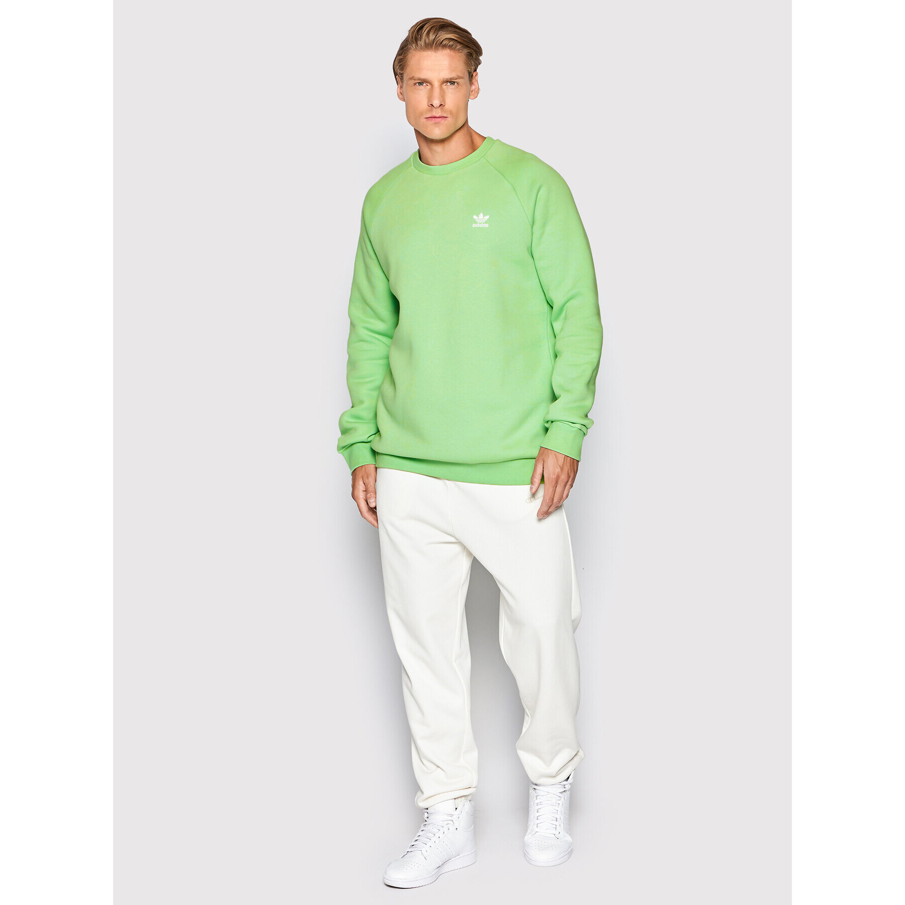 adidas Суитшърт adicolor Essentials Trefoil HK0088 Зелен Regular Fit - Pepit.bg