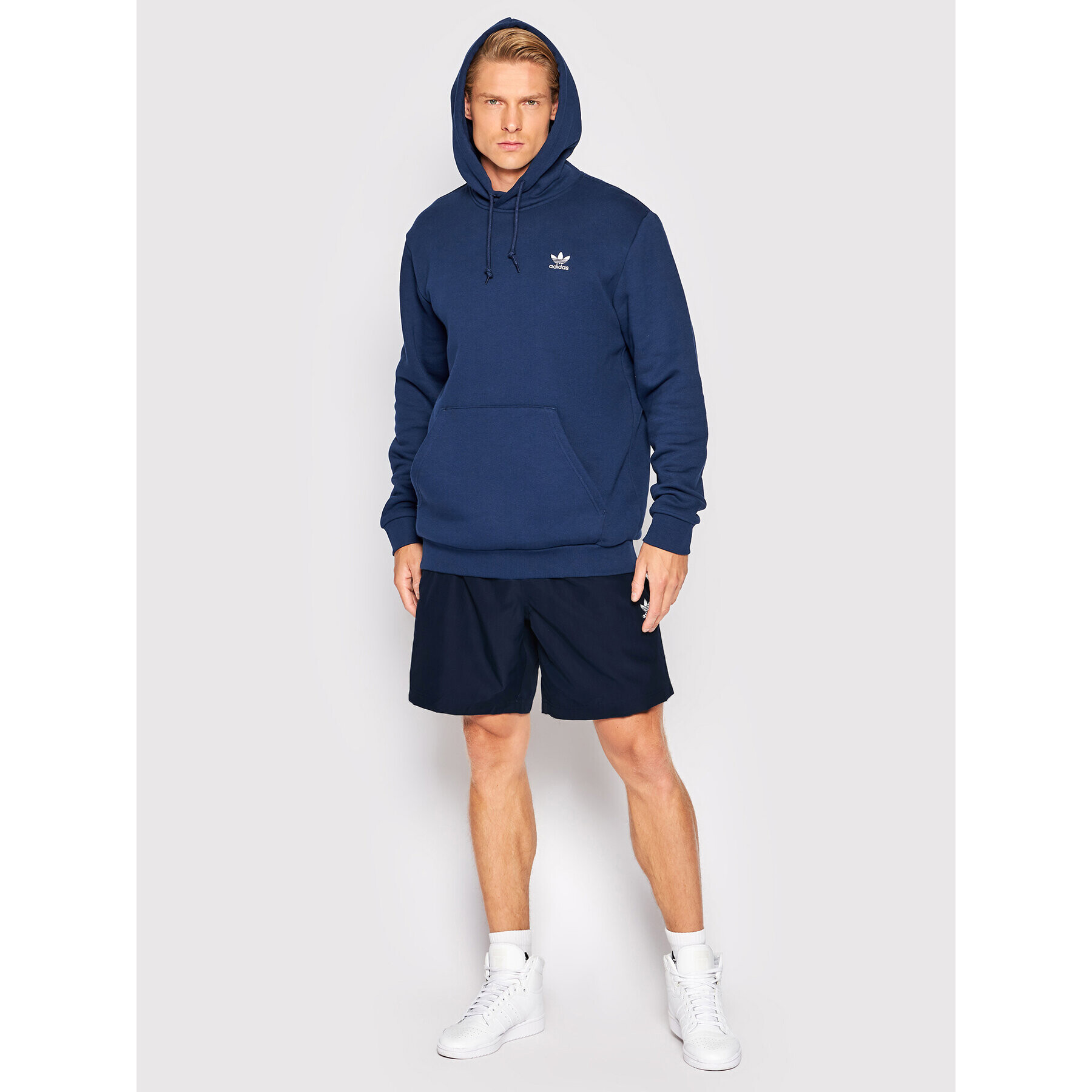 adidas Суитшърт adicolor Essentials Trefoil HK0094 Тъмносин Regular Fit - Pepit.bg