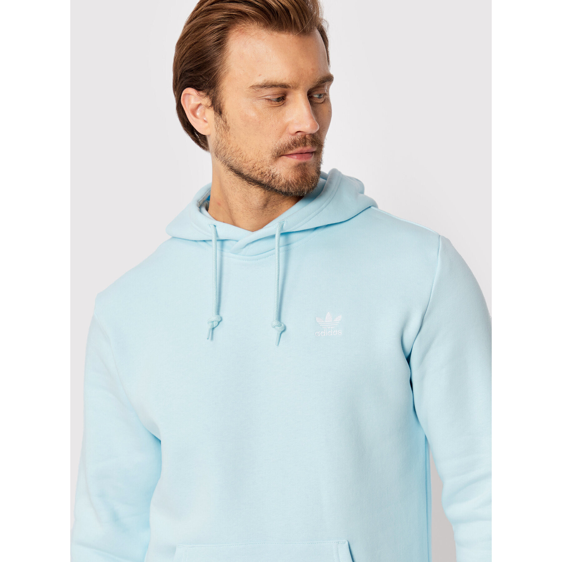 adidas Суитшърт adicolor Essentials Trefoil HK0095 Син Regular Fit - Pepit.bg