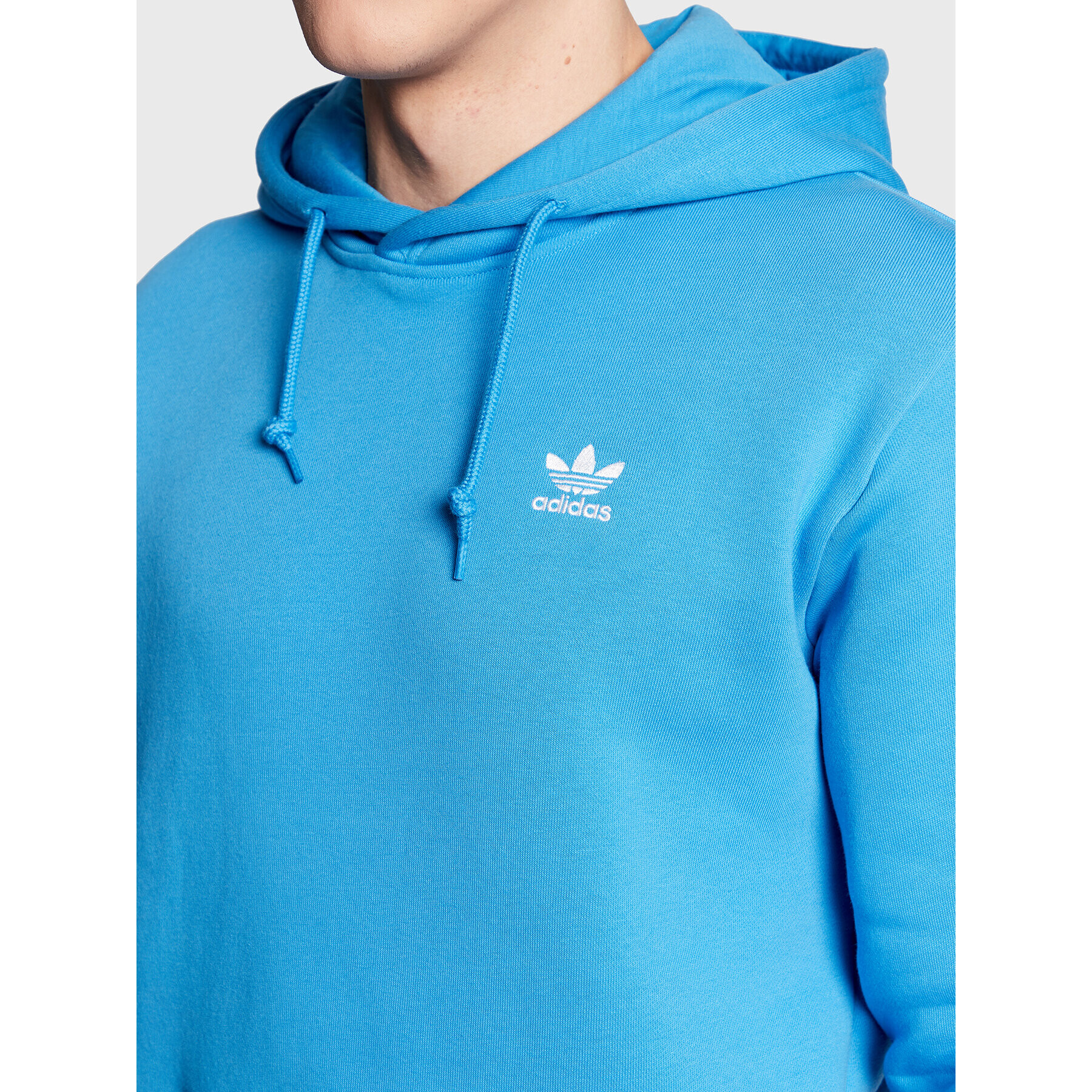 adidas Суитшърт adicolor Essentials Trefoil HK0098 Син Regular Fit - Pepit.bg